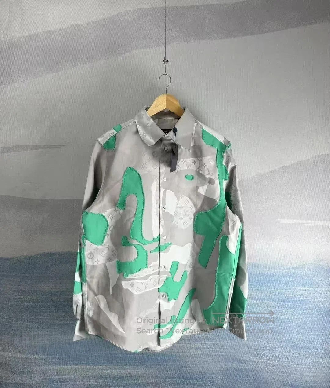 Louis Vuitton Louis Vuitton Gray Green Face Printed All-over Print Shirt Size US M / EU 48-50 / 2 - 1 Thumbnail