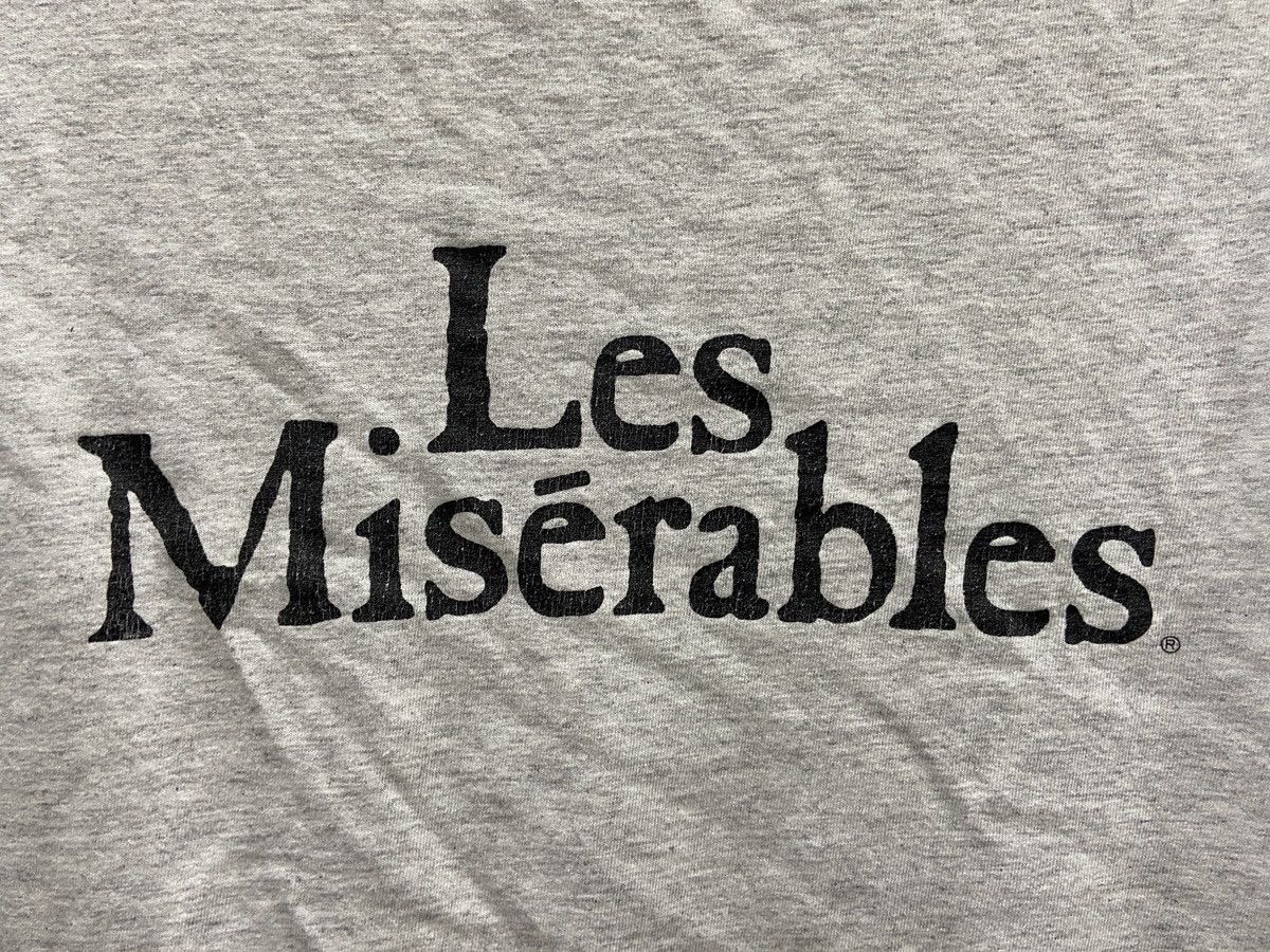 Vintage Vintage 1986s Les Miserables Movie art T-SHIRT Size US L / EU 52-54 / 3 - 11 Thumbnail