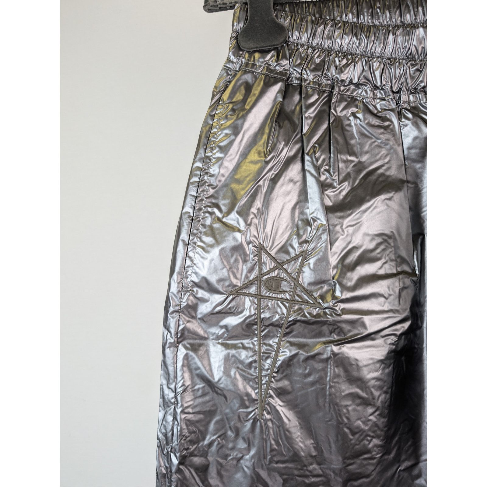 Champion × Rick Owens o1rshd1 Nylon-Coated Polyester Metallic Trousers in Silver Size US 32 / EU 48 - 6 Thumbnail