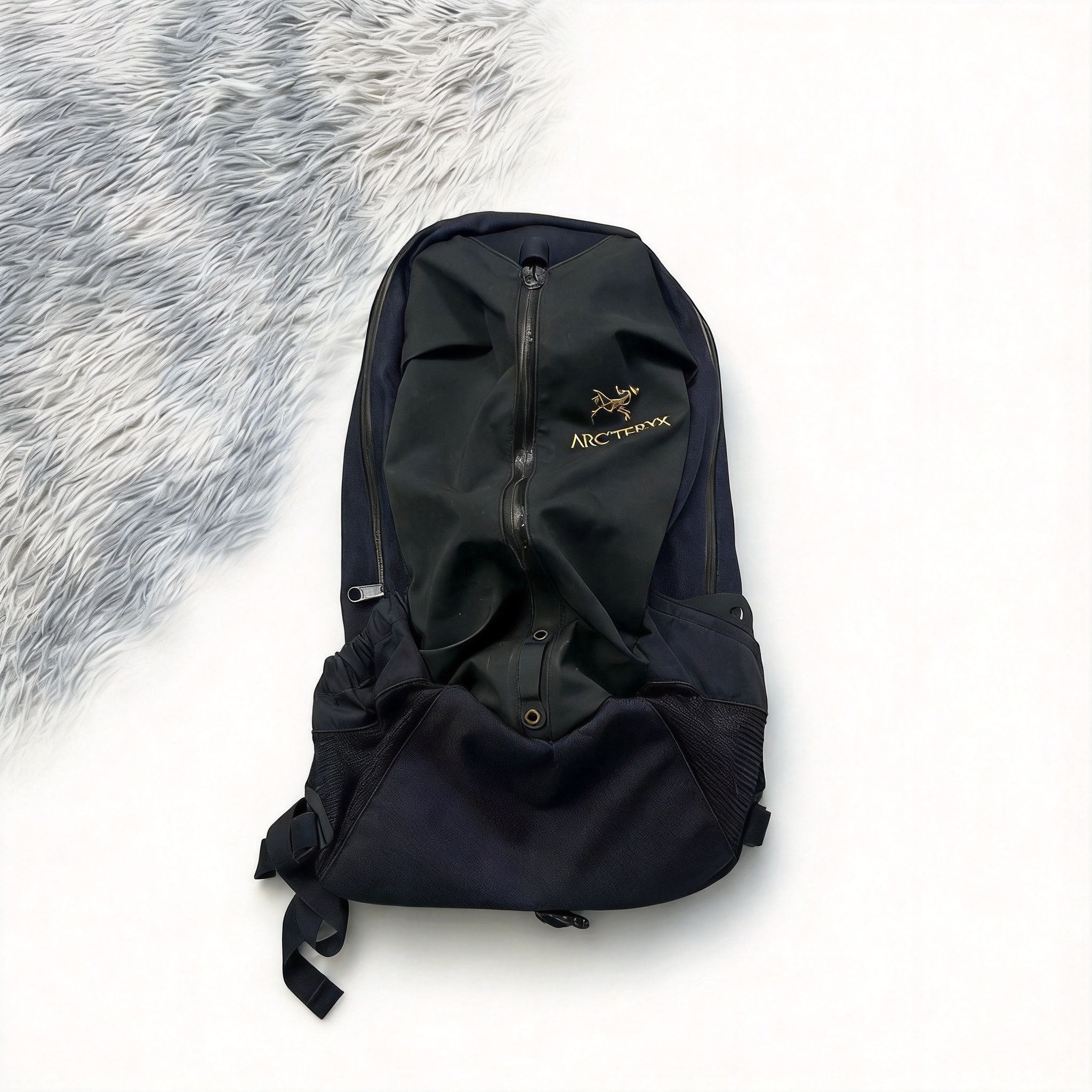 Arc'teryx RARE‼️ ARCTERYX MISTRAL 8 BAG | Grailed