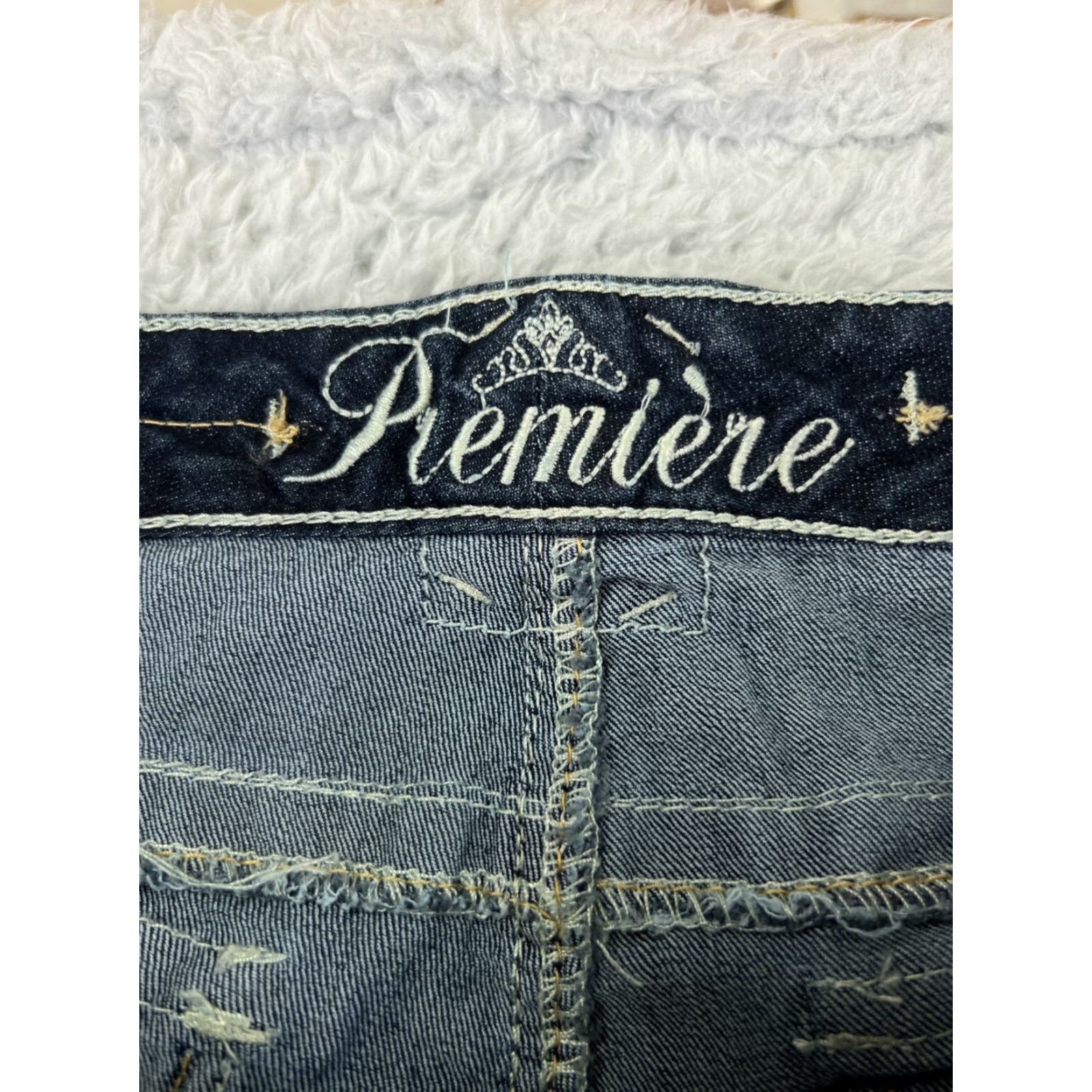 Denime Premiere Jeans Women 13 Blue Denim Flared Distressed Embroidered 32x31 Jeans Women 13 Blue Denim Flared Distressed Embroidered 32x31 Size 34" / US 12 / IT 48 - 6 Thumbnail