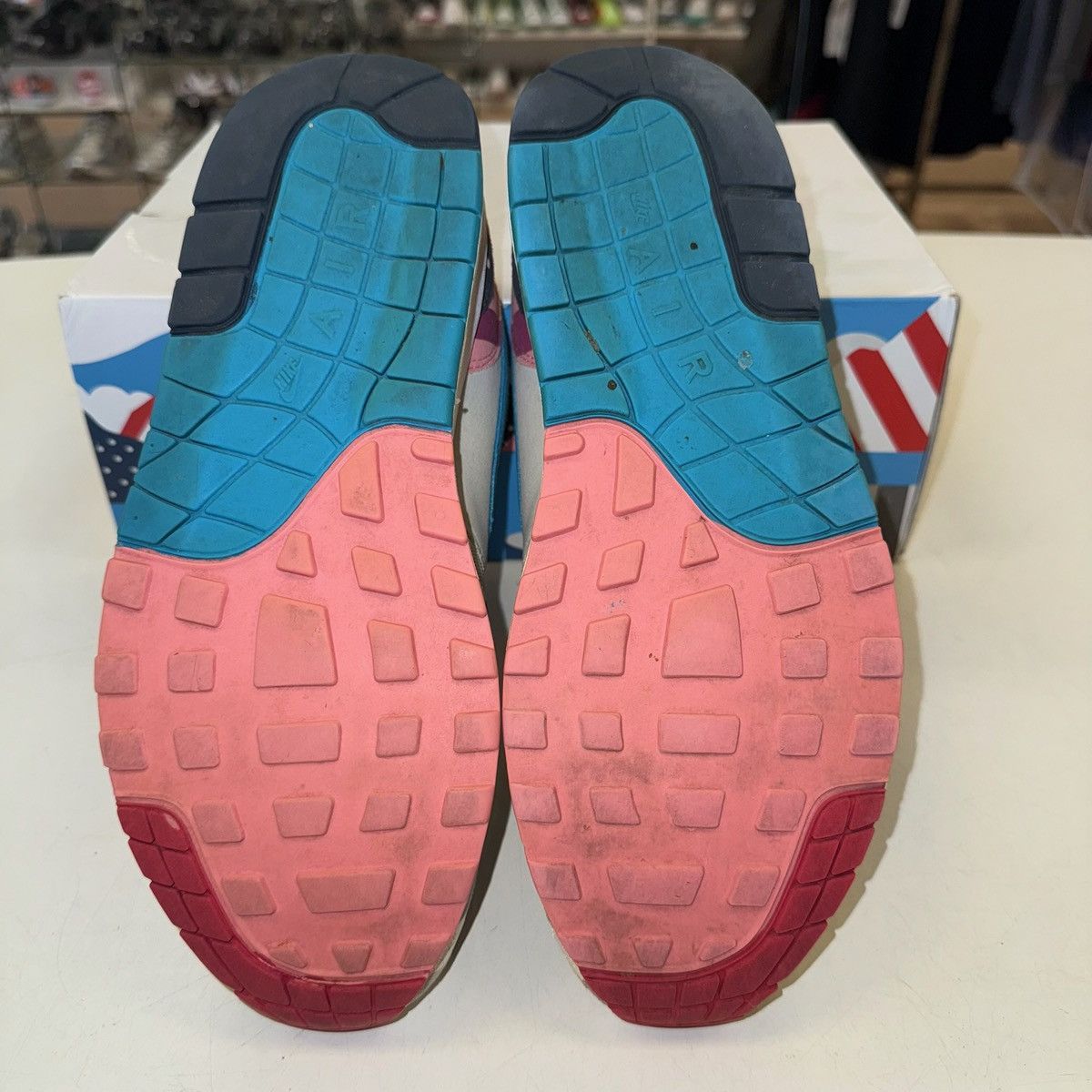 Nike × Parra Size 9 - Nike Parra x Air Max 1 White (AT3057-100) Size US 9 / EU 42 - 5 Thumbnail