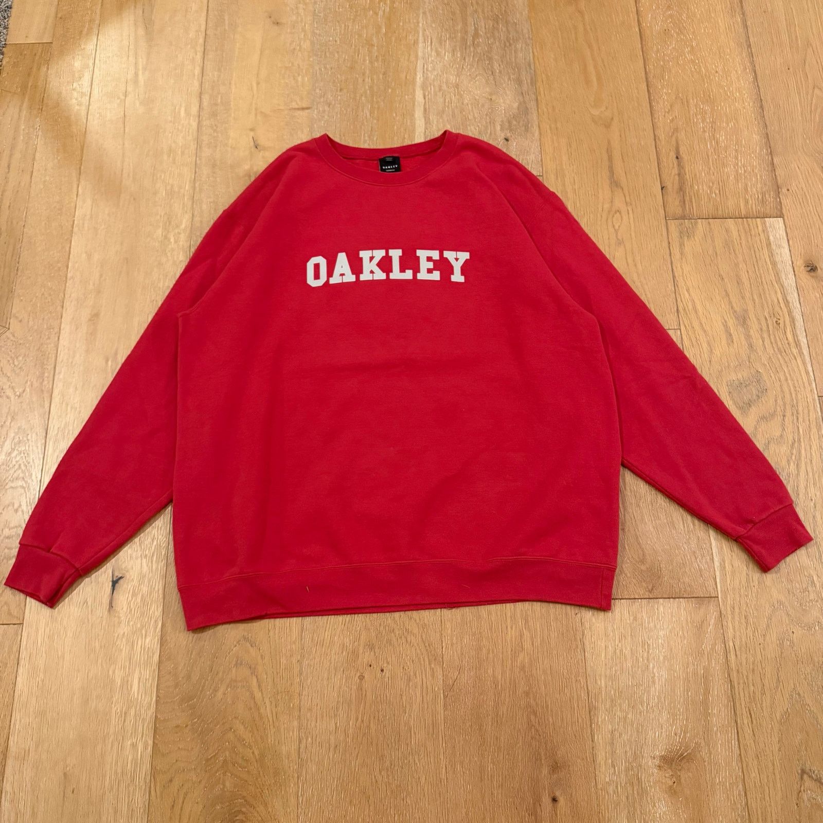 Oakley Vintage Oakley Spellout Logo Red Crewneck Sweatshirt Size US XL / EU 56 / 4 - 4 Thumbnail
