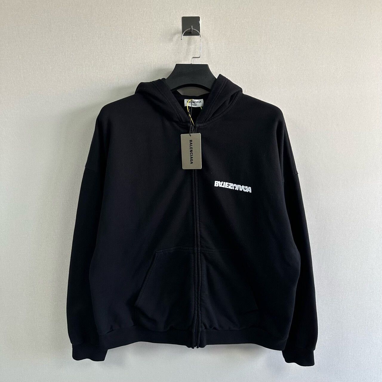 Balenciaga balenciaga black embroidered zip-up hoodie Size US M / EU 48-50 / 2 - 1 Thumbnail
