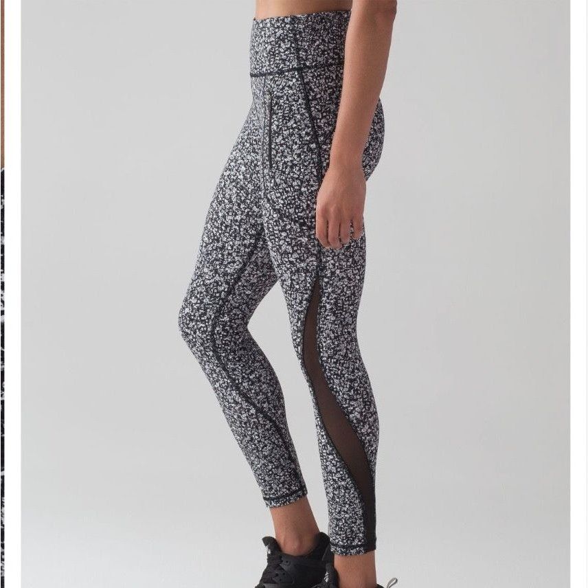 Lululemon Lululemon Invigorate Tight Daisy Dust Alpine White Black 4 L ...