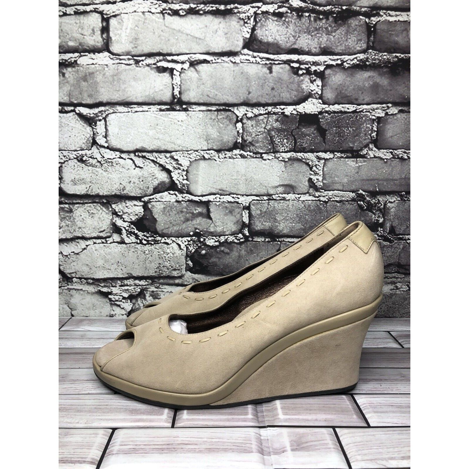 Other Taryn Rose Beige Suede Leather Peep Toe Dress High Wedges Wo Size US 9 / IT 39 - 3 Thumbnail
