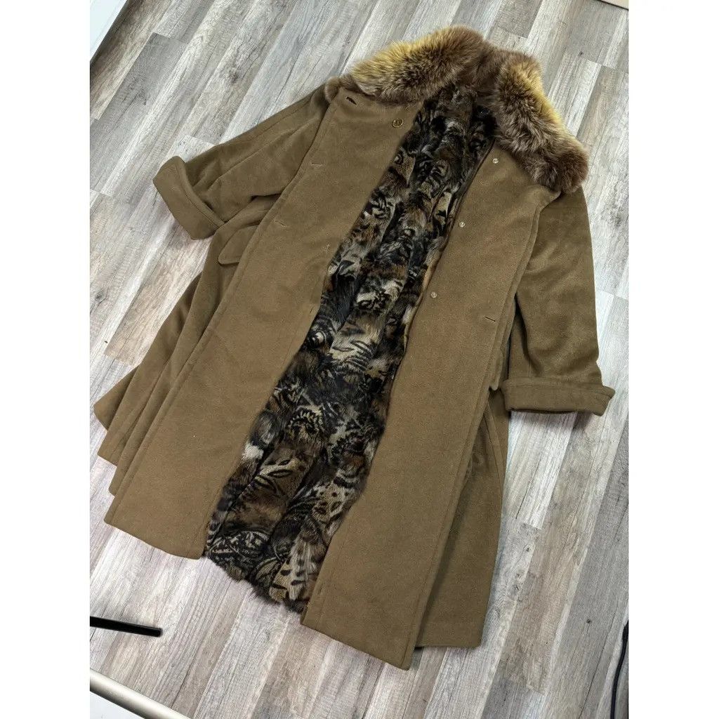 Escada Escada Wool Coat with Red Fox Fur Size: 38 Size S / US 4 / IT 40 - 2 Thumbnail