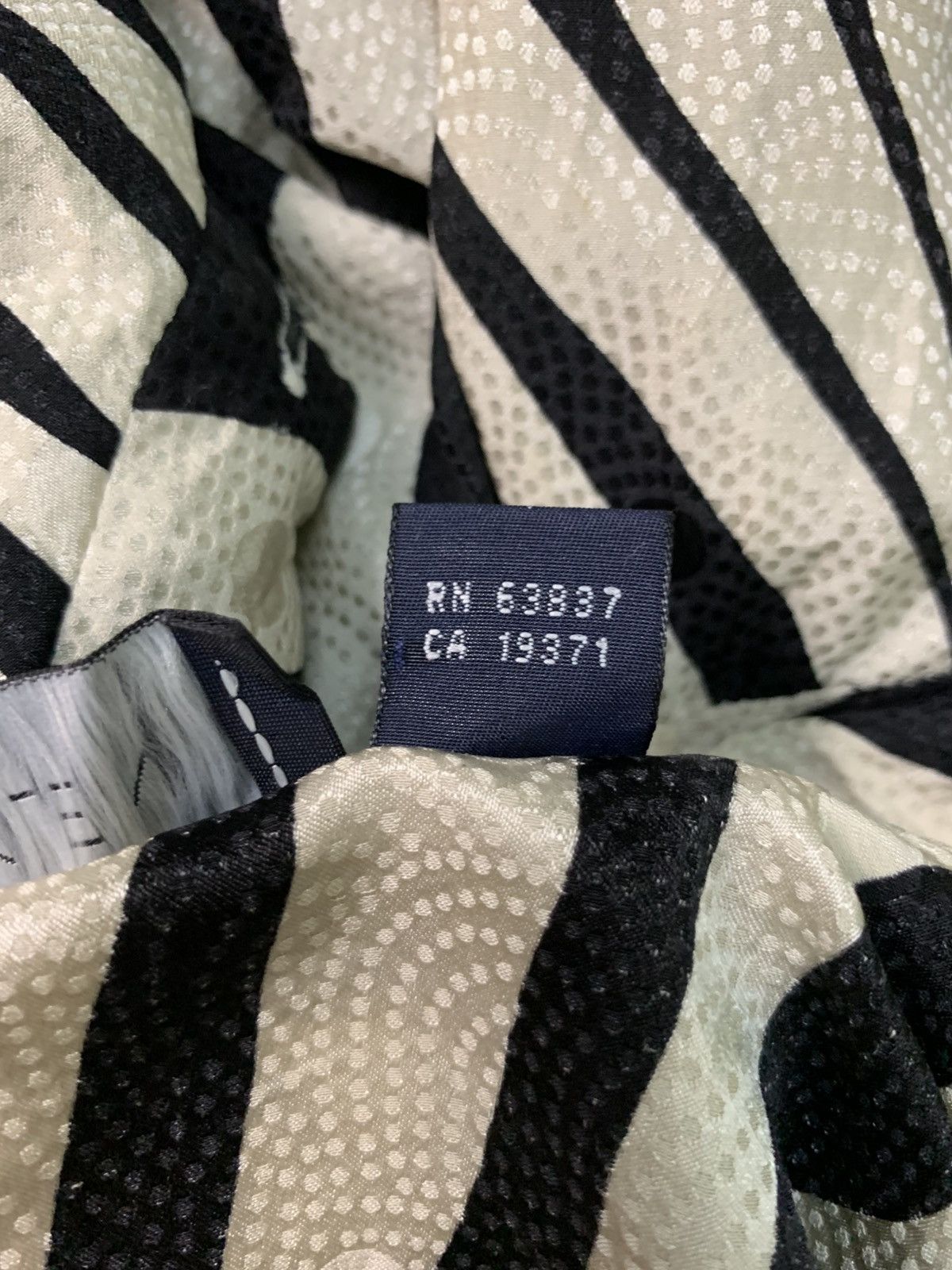 Anne Klein Rare Design Vintage Anne Klein Zebra Print Silk Blouse Size M / US 6-8 / IT 42-44 - 5 Thumbnail