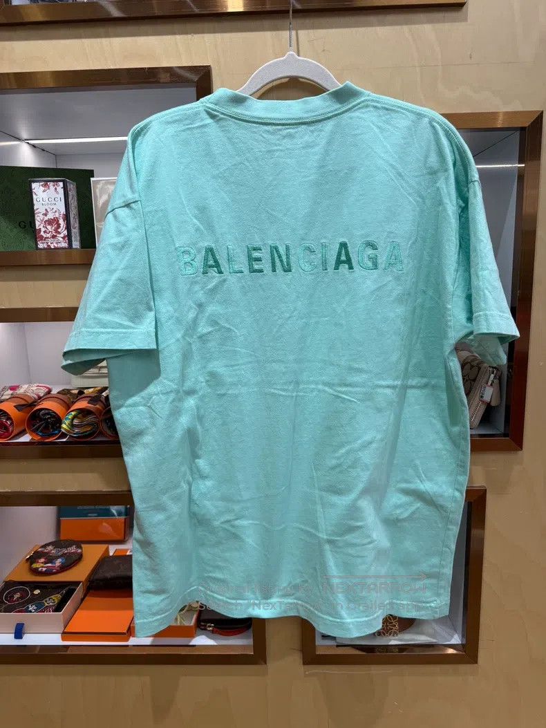 Balenciaga Balenciaga Mint green front and back embroidered logo shor Size US L / EU 52-54 / 3 - 2 Thumbnail