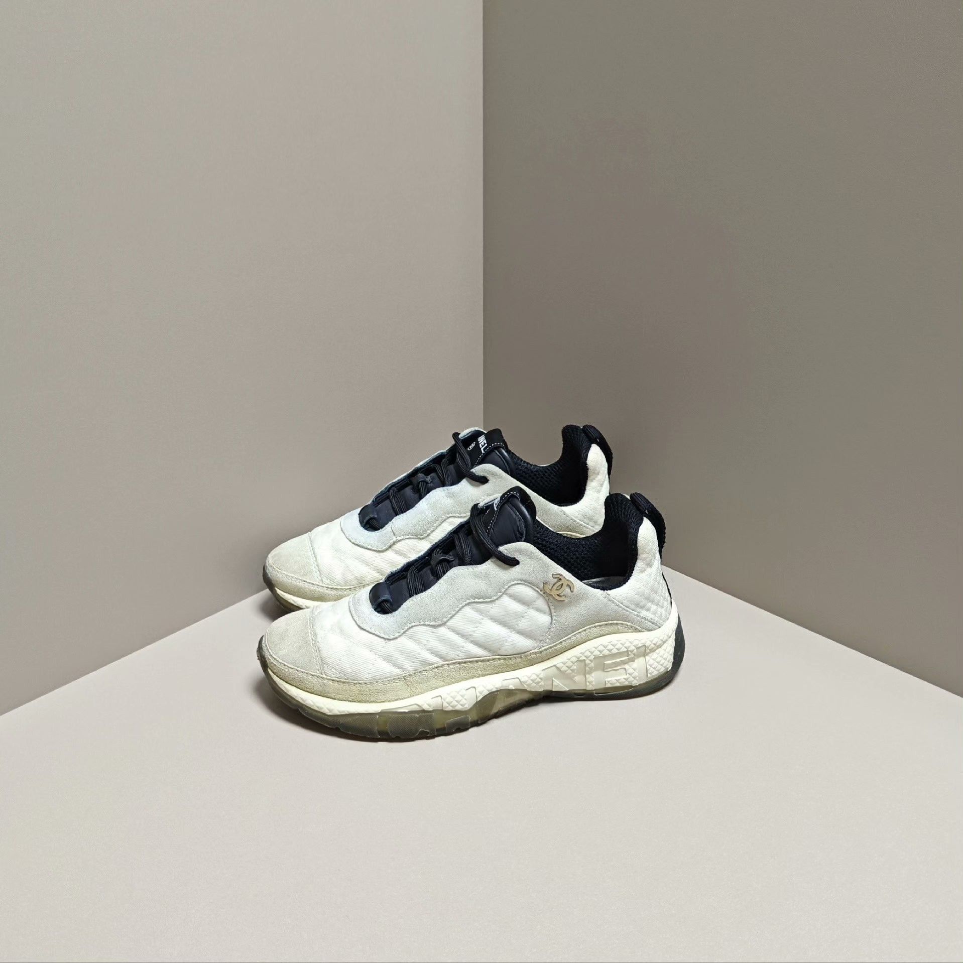 Chanel Chanel Casual Multi Lowtop Sneakers us_6 Women Size US 6 / IT 36 - 1 Thumbnail