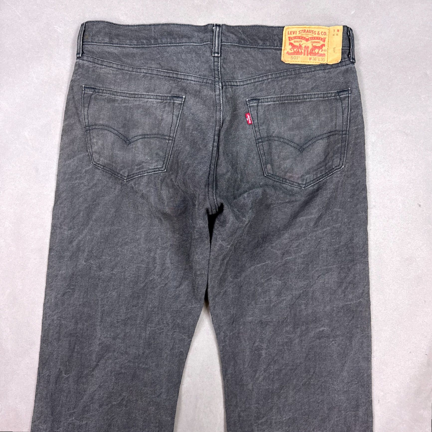 Levi's Levi's 501 Jeans Mens Regular 36x30 Black Denim Straight Button Fly Pants Dark Wash Size US 36 / EU 52 - 5 Thumbnail