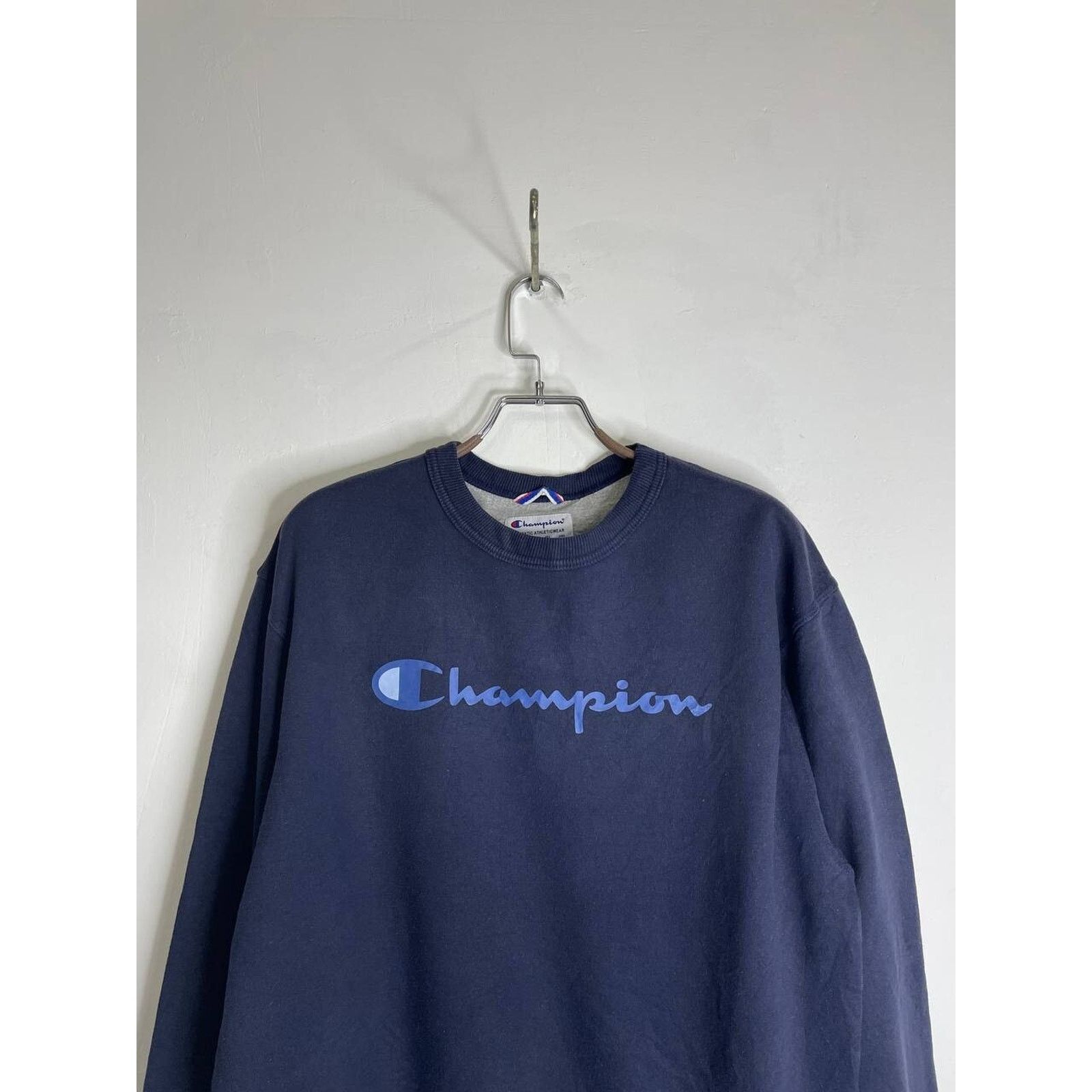 Champion Vintage Champion Navy Sweatshirt L Embroidered Pullover USA Size US L / EU 52-54 / 3 - 3 Thumbnail