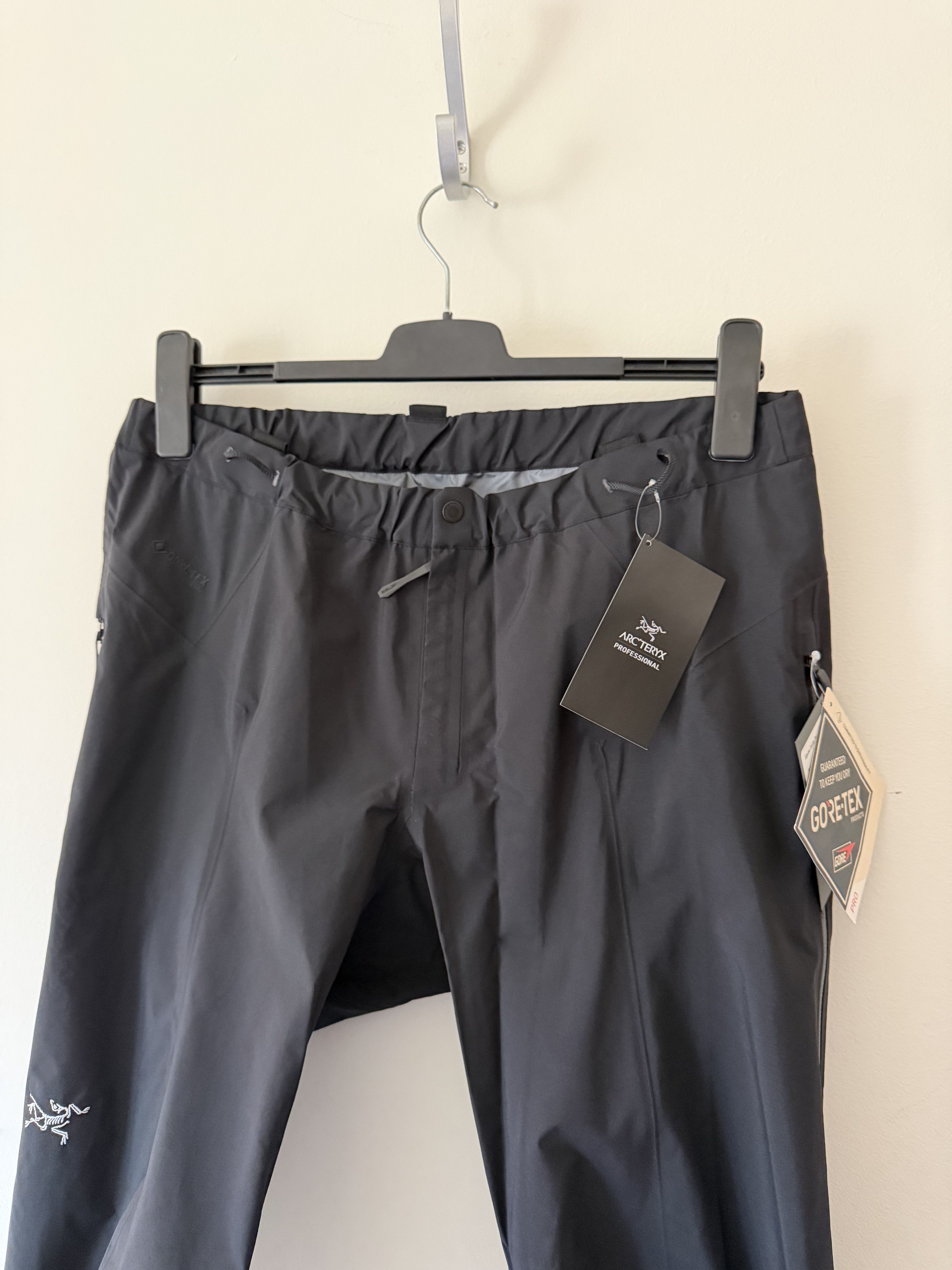 Arc'teryx Arc'Teryx Pro Alpine Guide Pants in Black Size US 34 / EU 50 - 2 Thumbnail