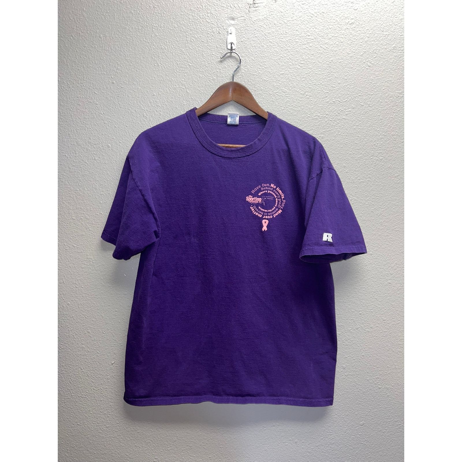 Russell Athletic Vintage The Sporting Woman Shirt Denver Breast Cancer 90s L Size US L / EU 52-54 / 3 - 1 Thumbnail