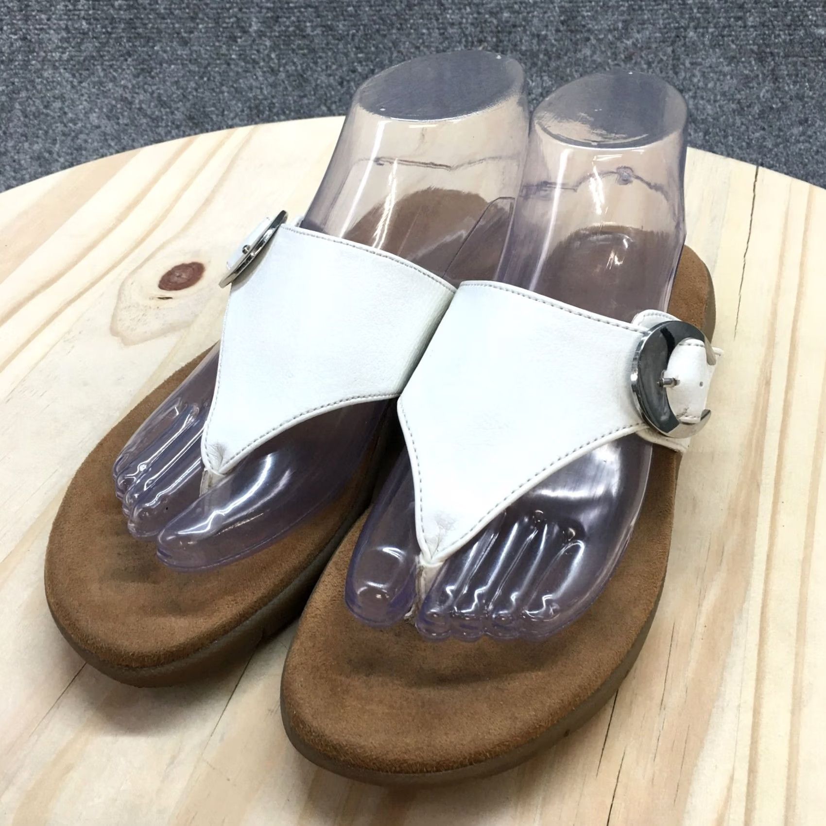 Vintage Aerosoles Sandals Womens 8 M Wipline Thong White Faux Leather Slip On Buckle Size US 8 / IT 38 - 3 Thumbnail