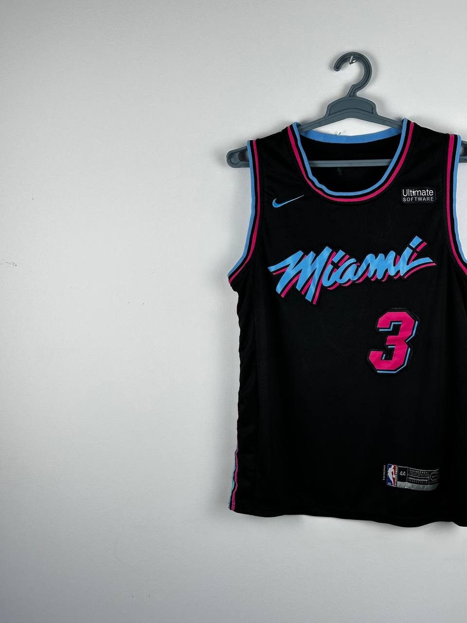 NBA × Nike Miami Heat Dwyane Wade Vice City Swingman Jersey Size US S / EU 44-46 / 1 - 2 Thumbnail