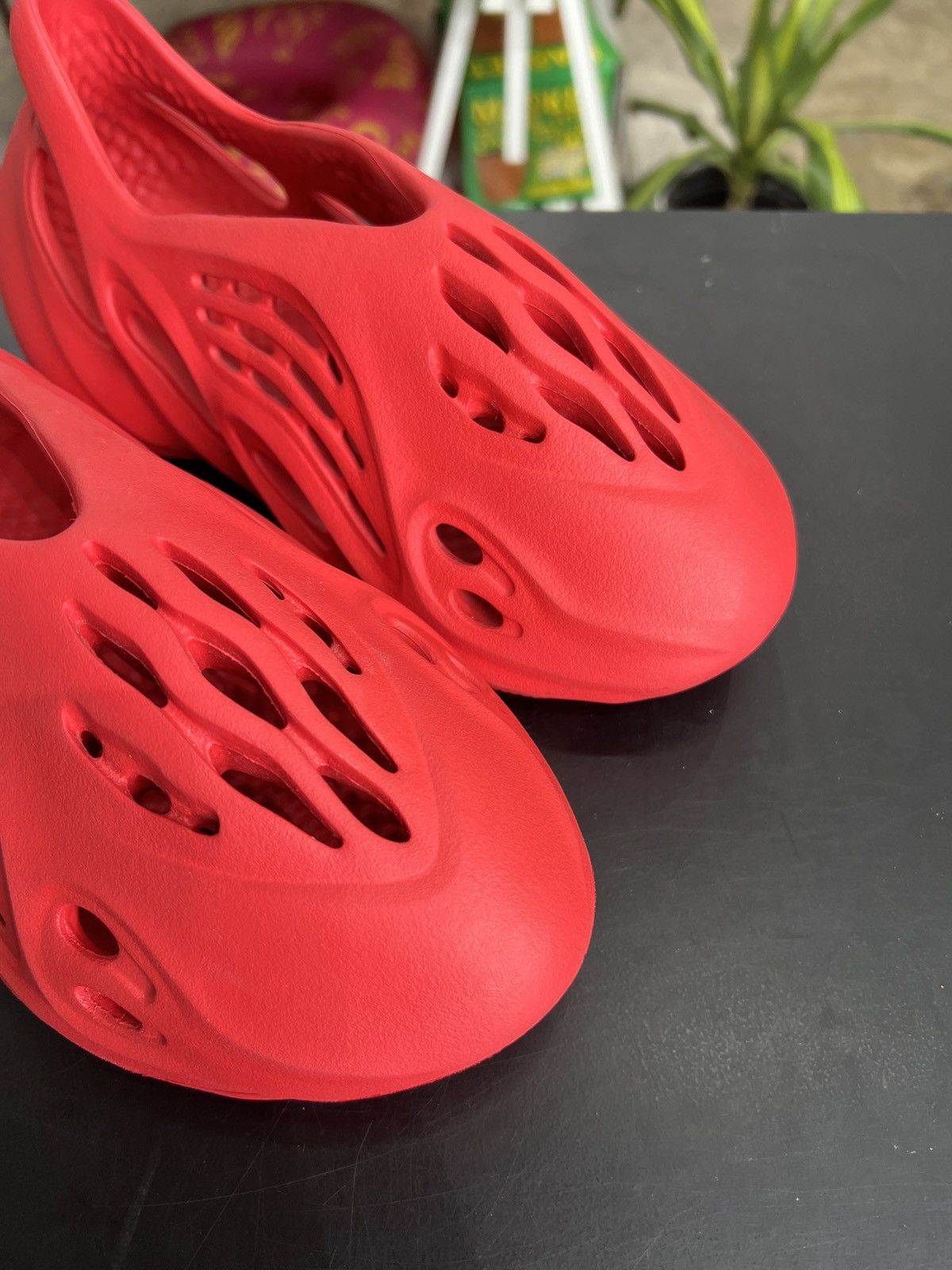 Adidas Adidas Yeezy Foam RNNR Vermillion Sz. 6 (2021) Size US 6 / EU 39 - 7 Thumbnail