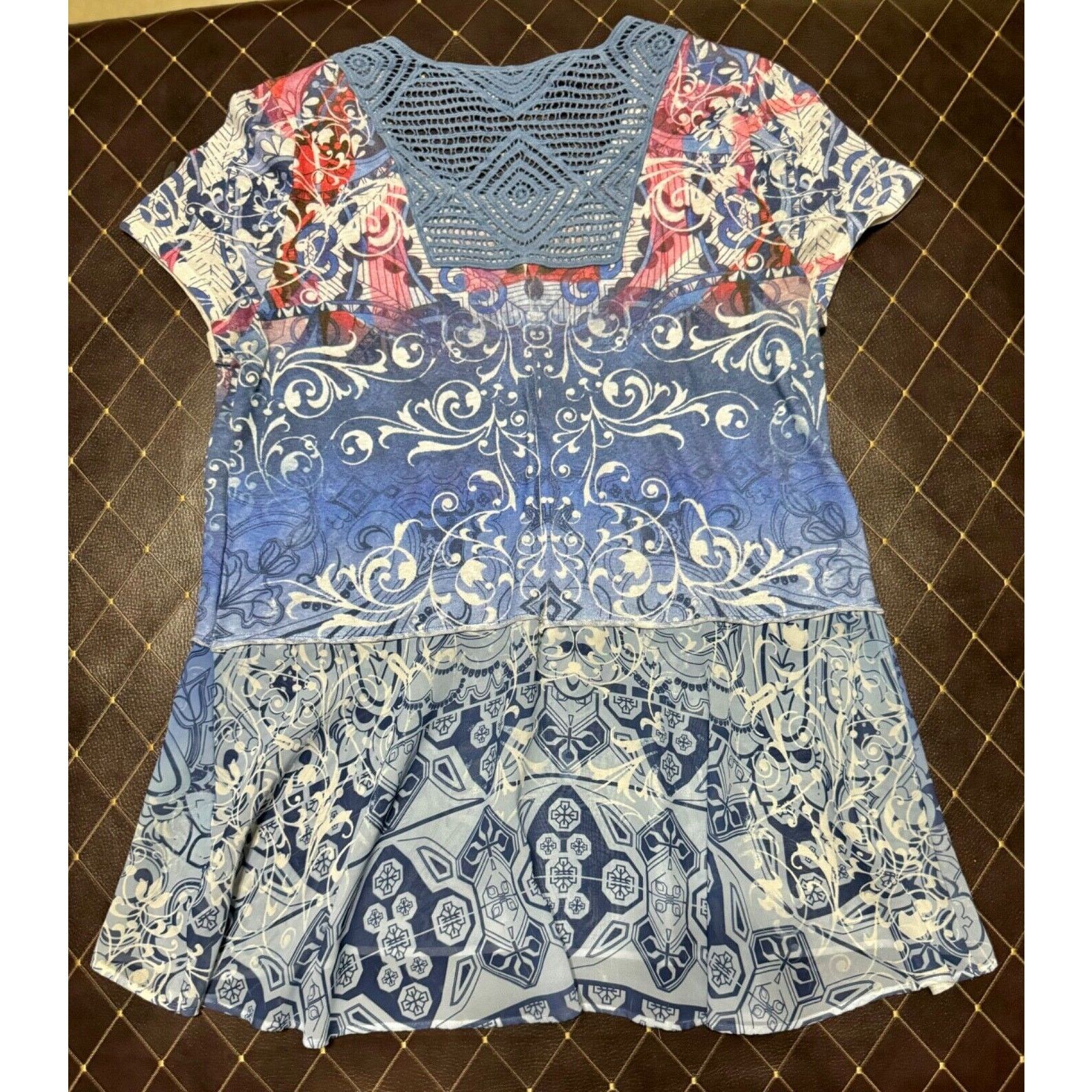 Other B.L.E.U. Stud Appliqué Floral Knit Top w Open Crochet Back L Size L / US 10 / IT 46 - 5 Thumbnail