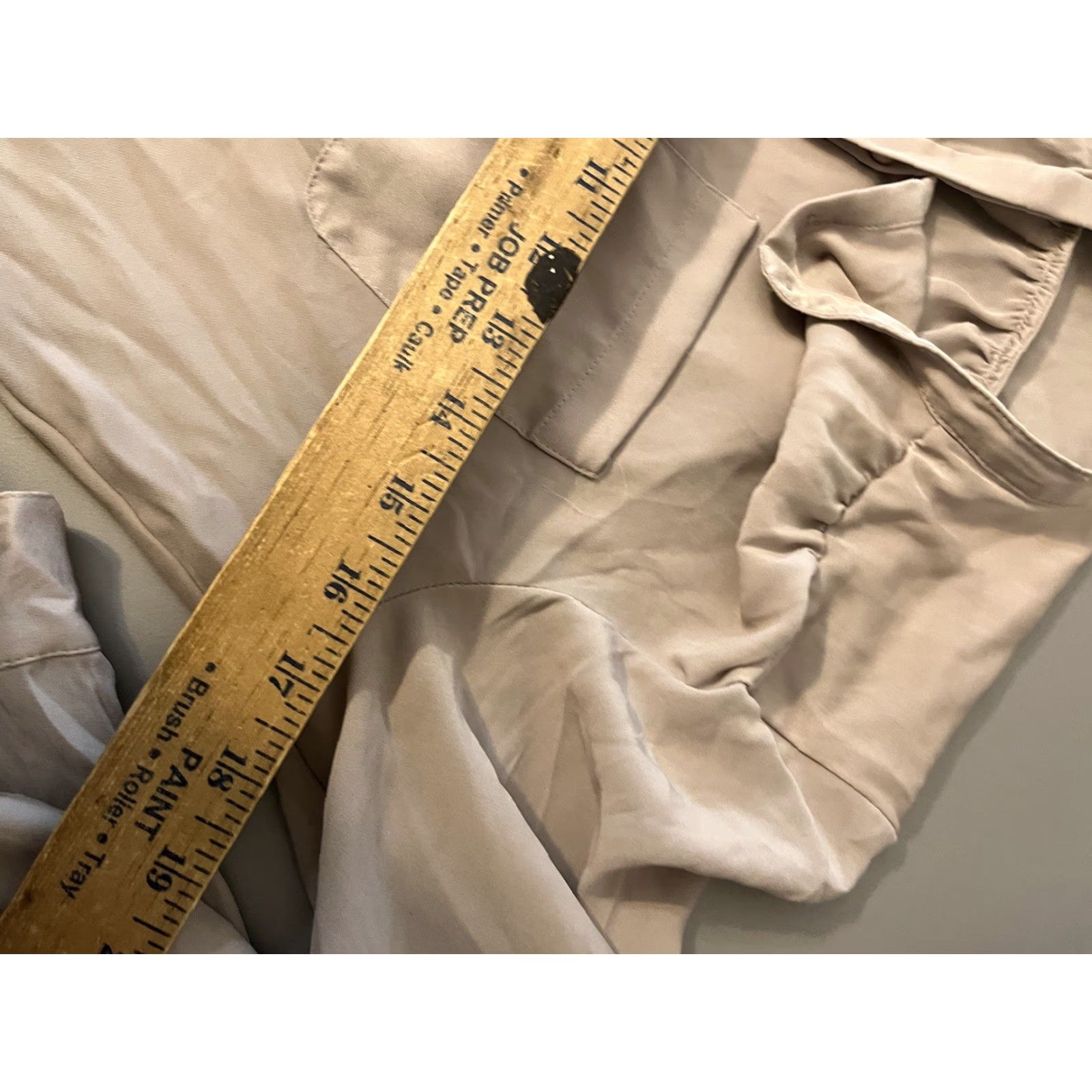 H&M H&M Shirt Woman’s Size 6 Beige Long Sleeve Button Down Blouse Size M / US 6-8 / IT 42-44 - 4 Thumbnail