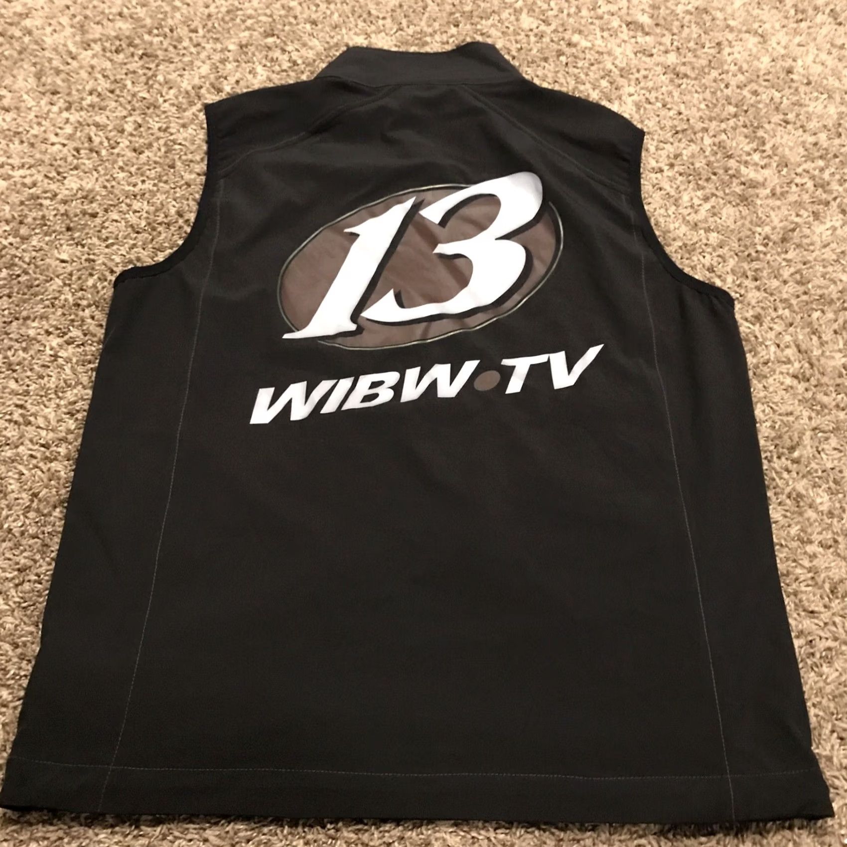 Vintage Charles River Apparel Vest Full Zip Black Short Softshell Workwear B19 S Women’s Logo 20” Chest 25” Length Size S / US 4 / IT 40 - 3 Thumbnail