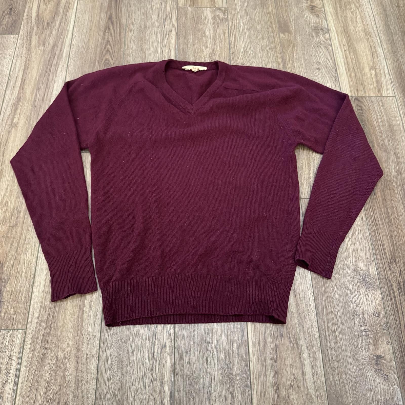 Other Vintage 60s Lambswool Knit V Neck Sweater Size US S / EU 44-46 / 1 - 1 Thumbnail