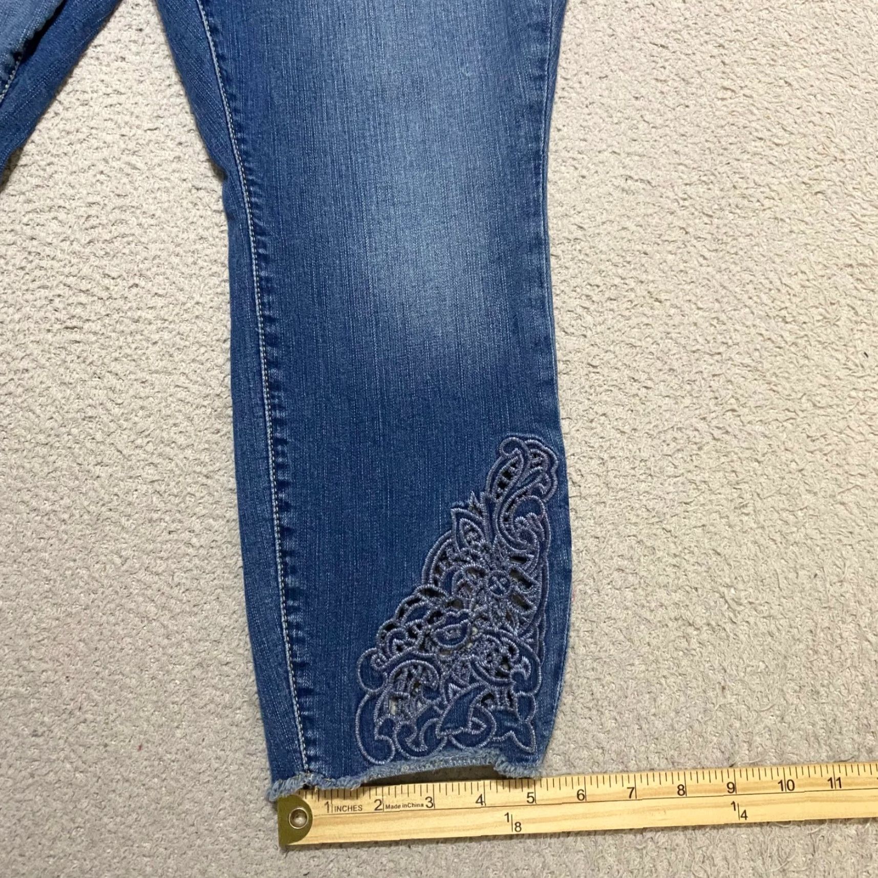 Torrid Torrid Jeans Women Blue Medium Wash Skinny Mid Rise 14 5-Pocket Denim Embroidered Stretch Size 36" / US 14 / IT 50 - 5 Thumbnail