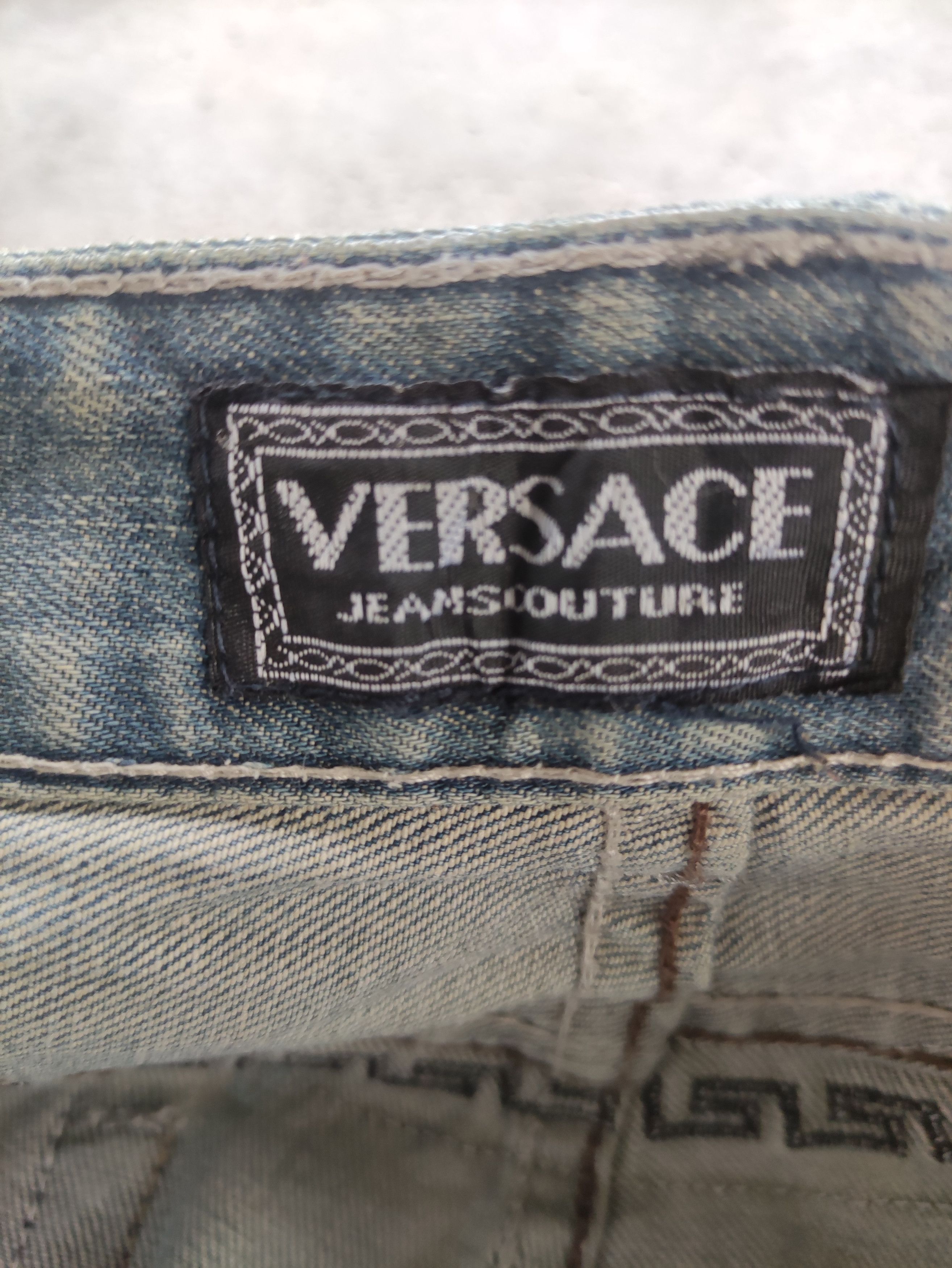 Versace Vintage Versace Button Jean Distressed Faded Denim Size US 40 / EU 56 - 8 Thumbnail