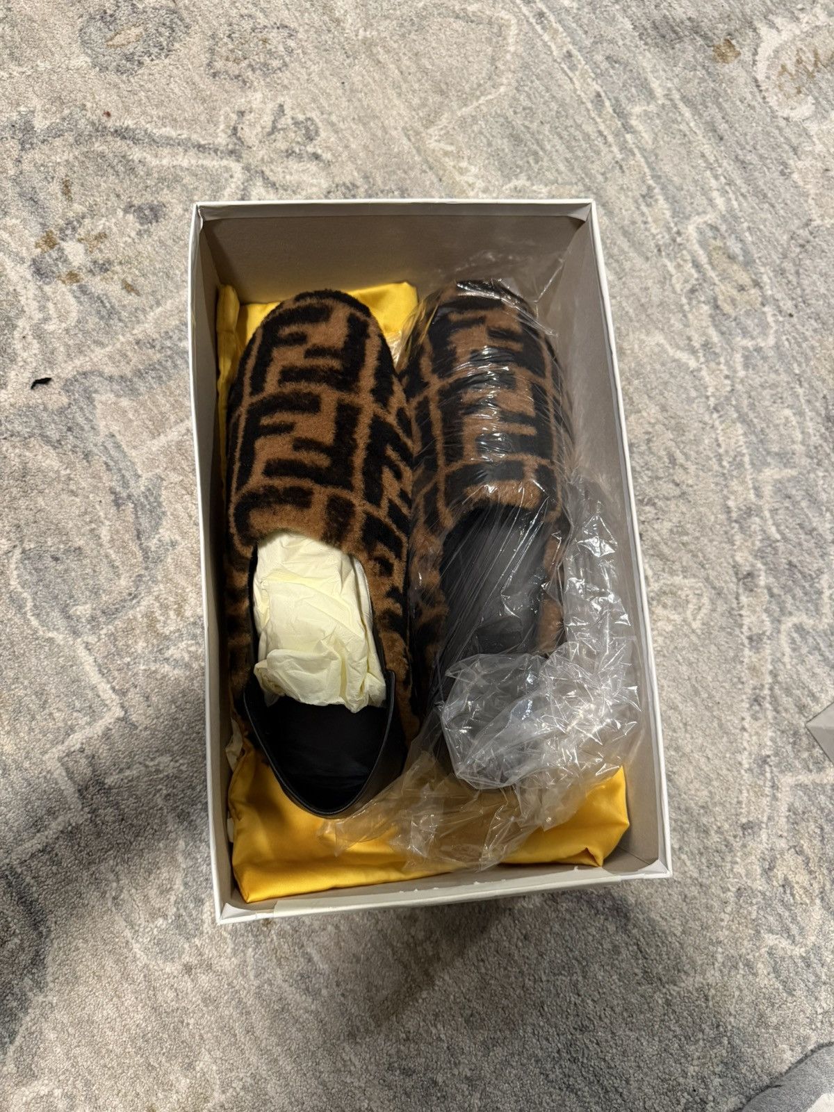 Fendi Fendi Shearling Slippers *Read* Size US 12 / EU 45 - 2 Thumbnail