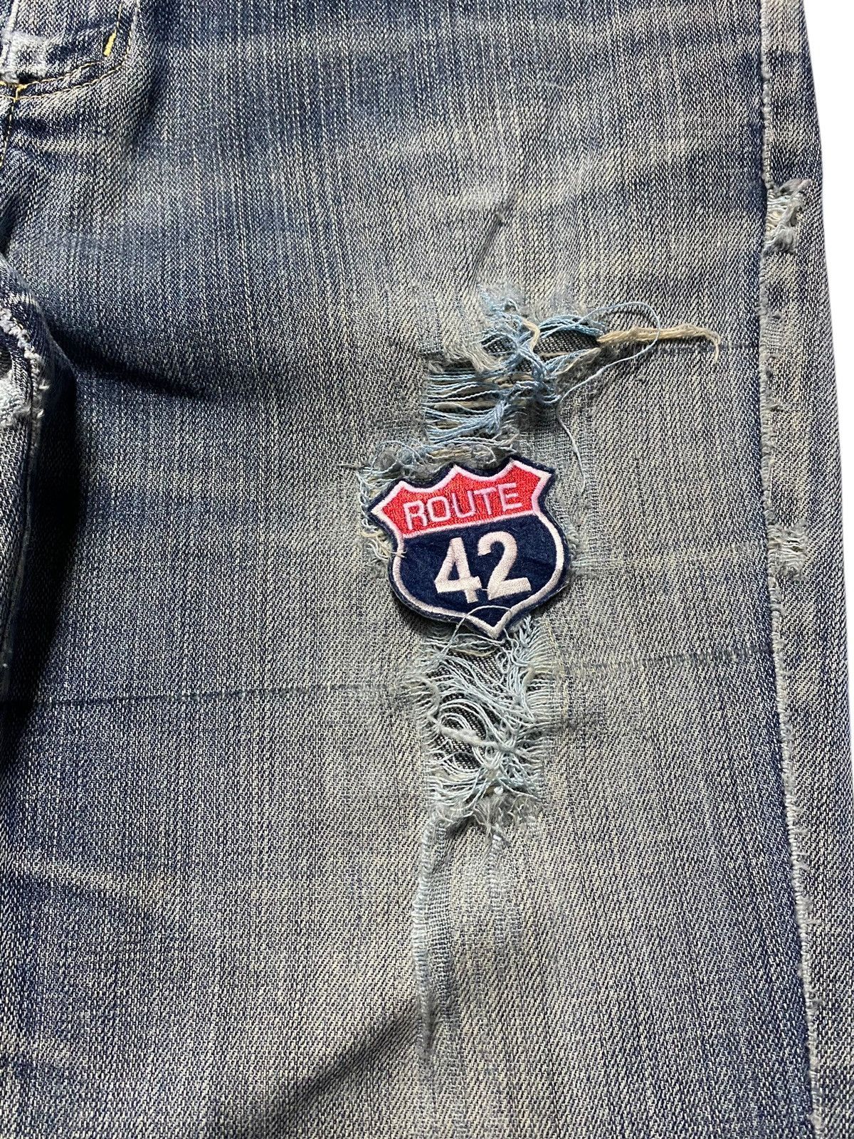 Edwin Vintage Edwin 4002 Distressed Patched Trash Bootcut Jeans Size US 31 - 13 Thumbnail