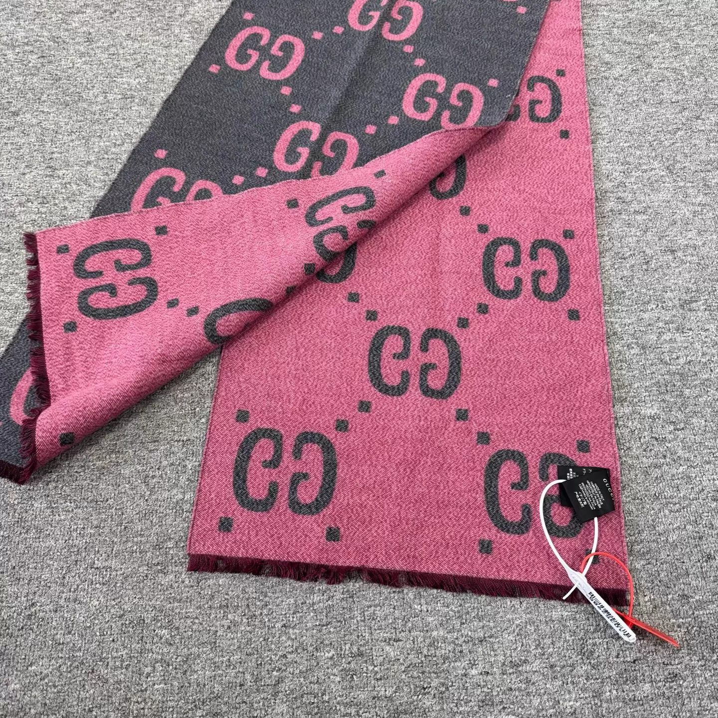 Gucci Gucci Pink Gray Colorblock GG Jacquard Wool Scarf Size ONE SIZE - 3 Thumbnail