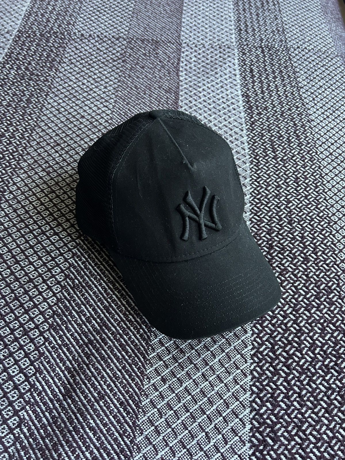 New Era New Era Black Cap Rap Streetwear Style Unisex Size OS Size ONE SIZE - 1 Thumbnail