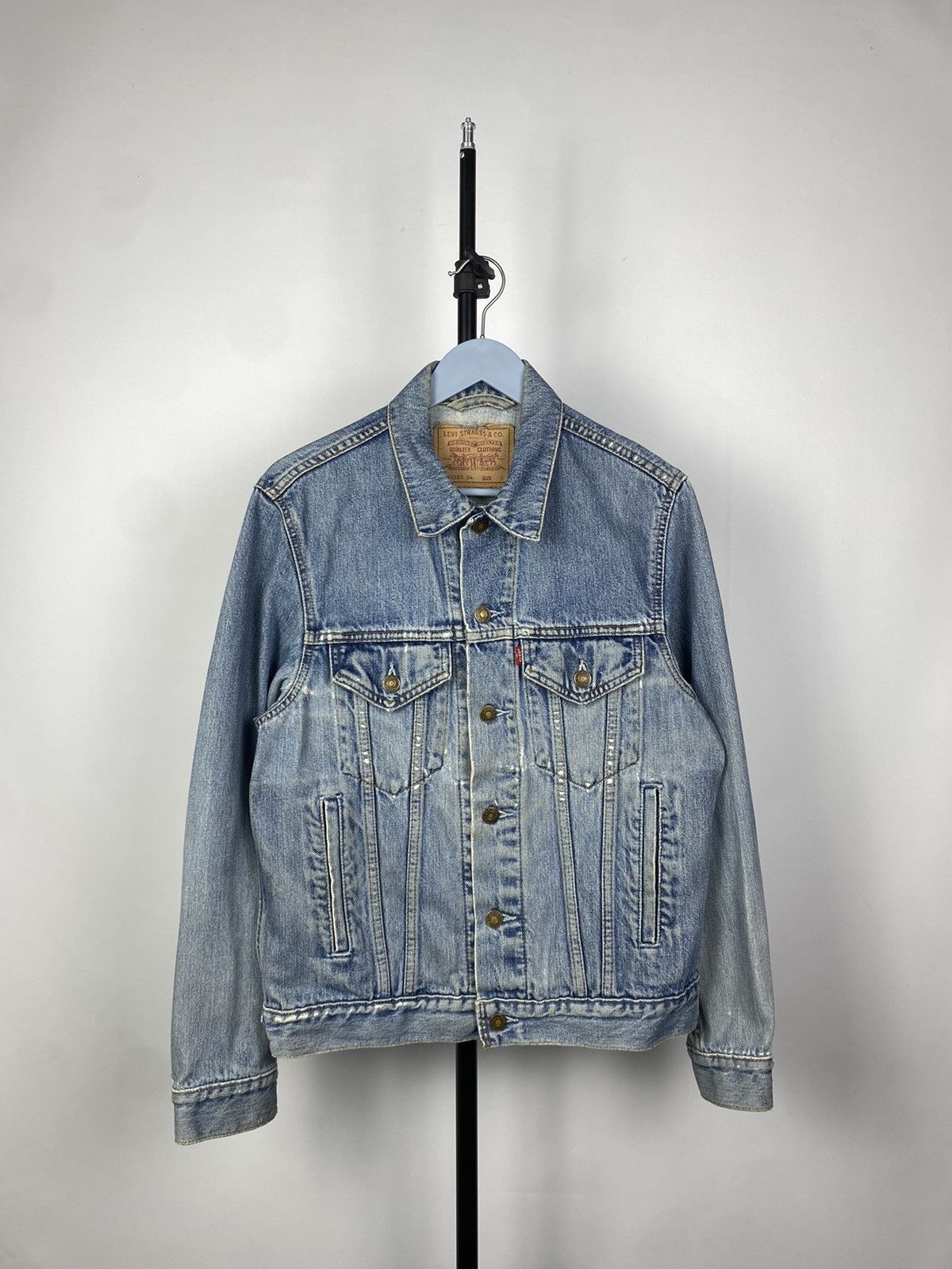 Jean × Levi's × Levi's Vintage Clothing Vintage 90's Distressed Levi's Trucker Denim Jacket Small Size US S / EU 44-46 / 1 - 1 Thumbnail