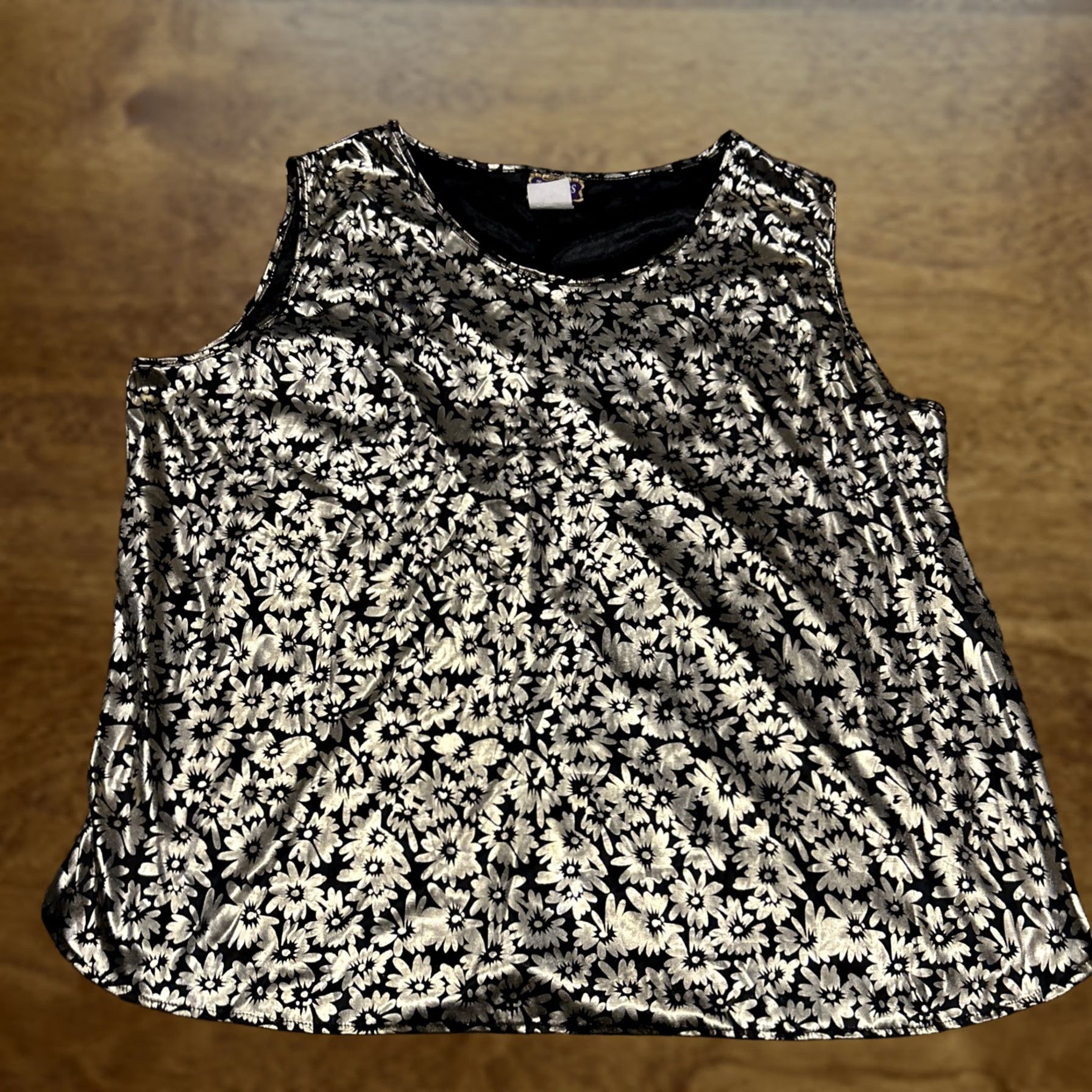 Vintage Trimmings Blouse 22W Gold VTG Plus Polyester Sleeveless Floral A26 Size 3XL / US 20-22 - 1 Thumbnail