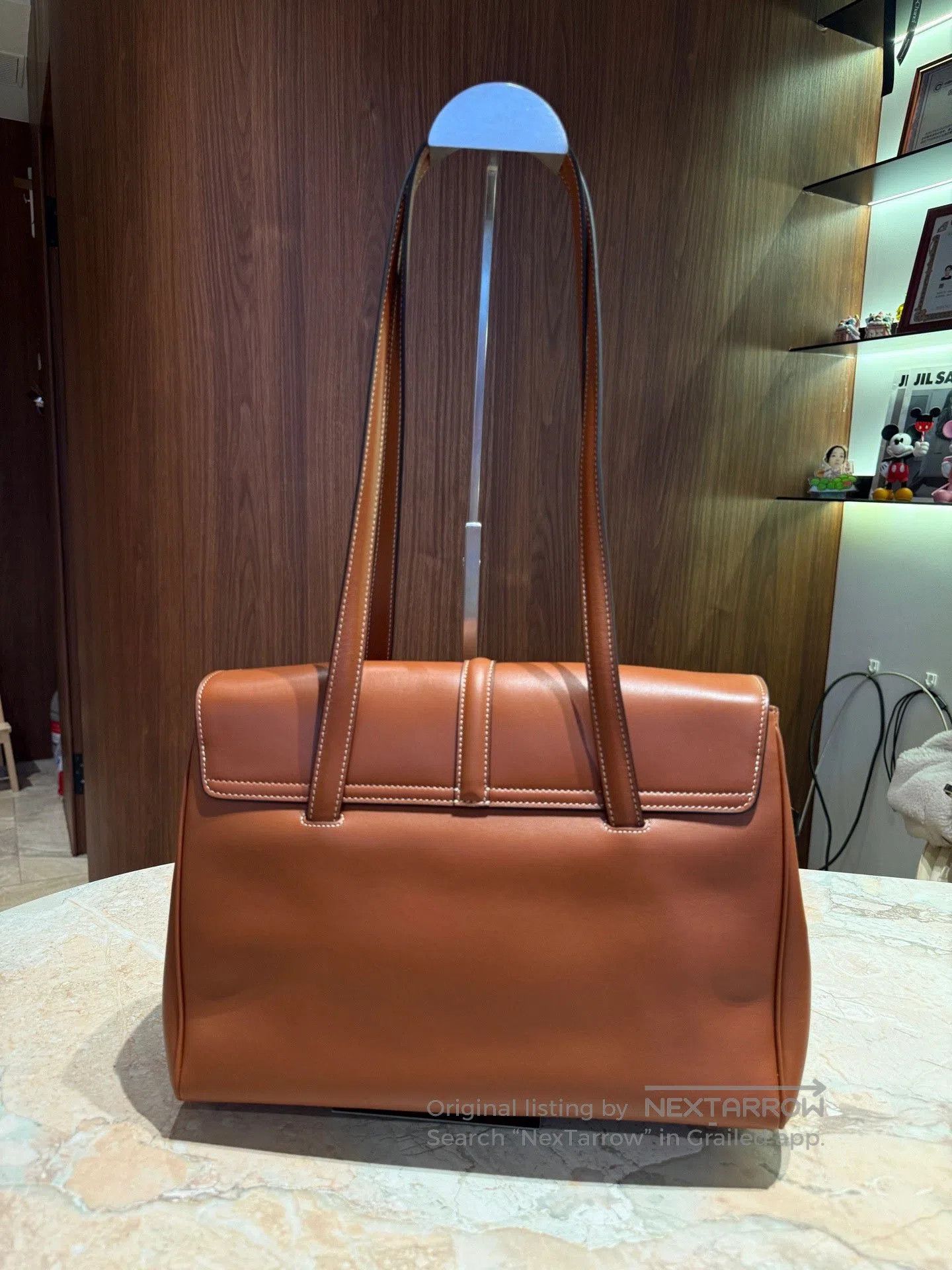 Celine Celine Soft16 Leather Shoulder Bag. Size ONE SIZE - 2 Thumbnail