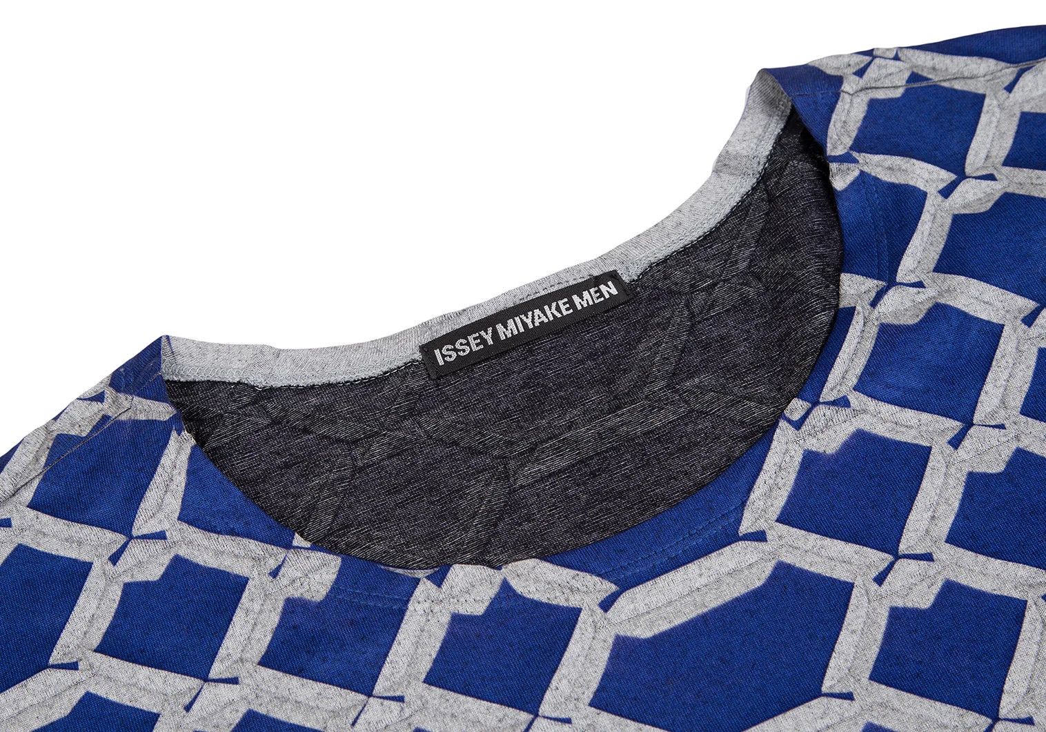 Issey Miyake Pleated Check Print T-Shirt in Blue Gray Size 4 Size US XS / EU 42 / 0 - 3 Thumbnail