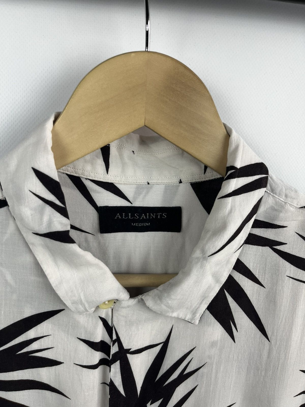 Allsaints All Saints Bhutan Shirt Men’s Medium White Floral Size US M / EU 48-50 / 2 - 2 Thumbnail