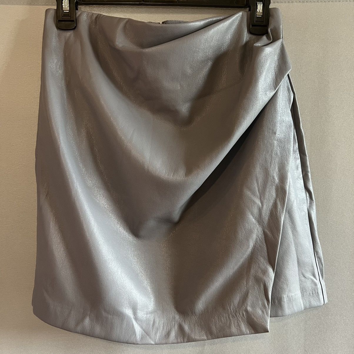 Aritzia Aritzia Wilford “Angie“ Gray Leather Skirt Size 28" / US 6 / IT 42 - 1 Thumbnail