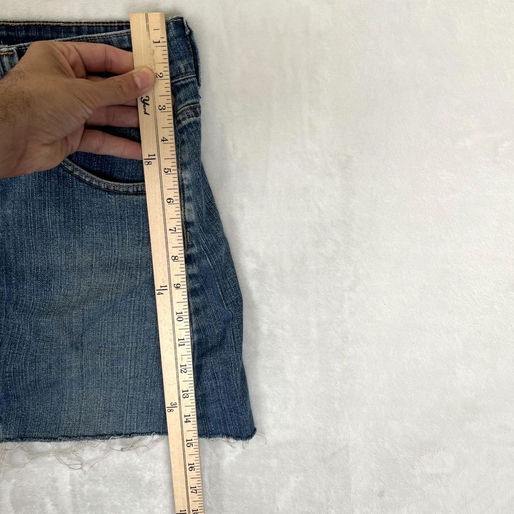 Levi's VINTAGE Levi's Skirt Womens 4 Blue Denim Raw Hem Mini Stretch 5 Pocket Casual Jeans Y2K Size 27" / US 4 / IT 40 - 4 Thumbnail