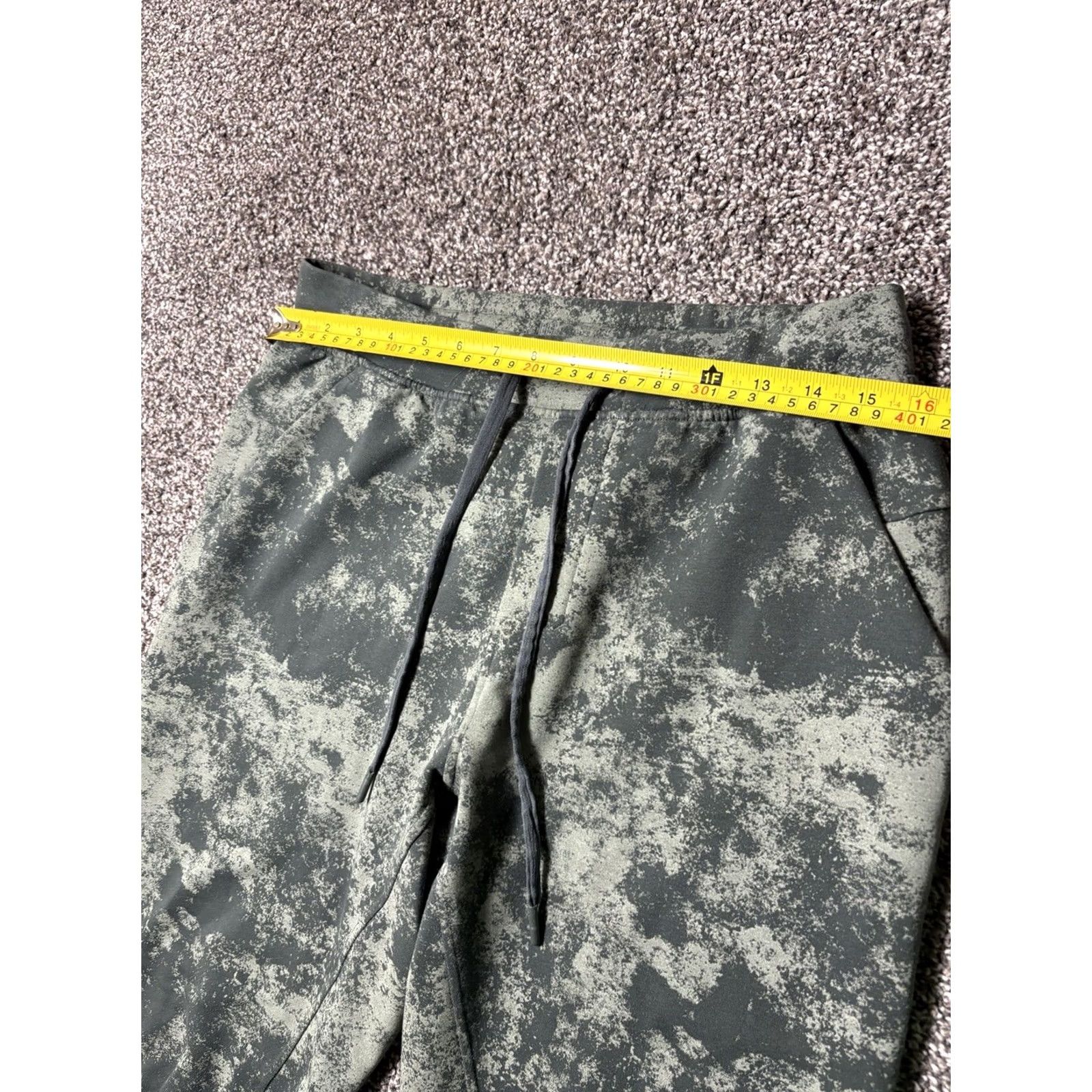 Lululemon Lululemon Jogger Sweatpants Mens Medium Camo Green City Sweat Drawstring Size US 32 / EU 48 - 4 Thumbnail