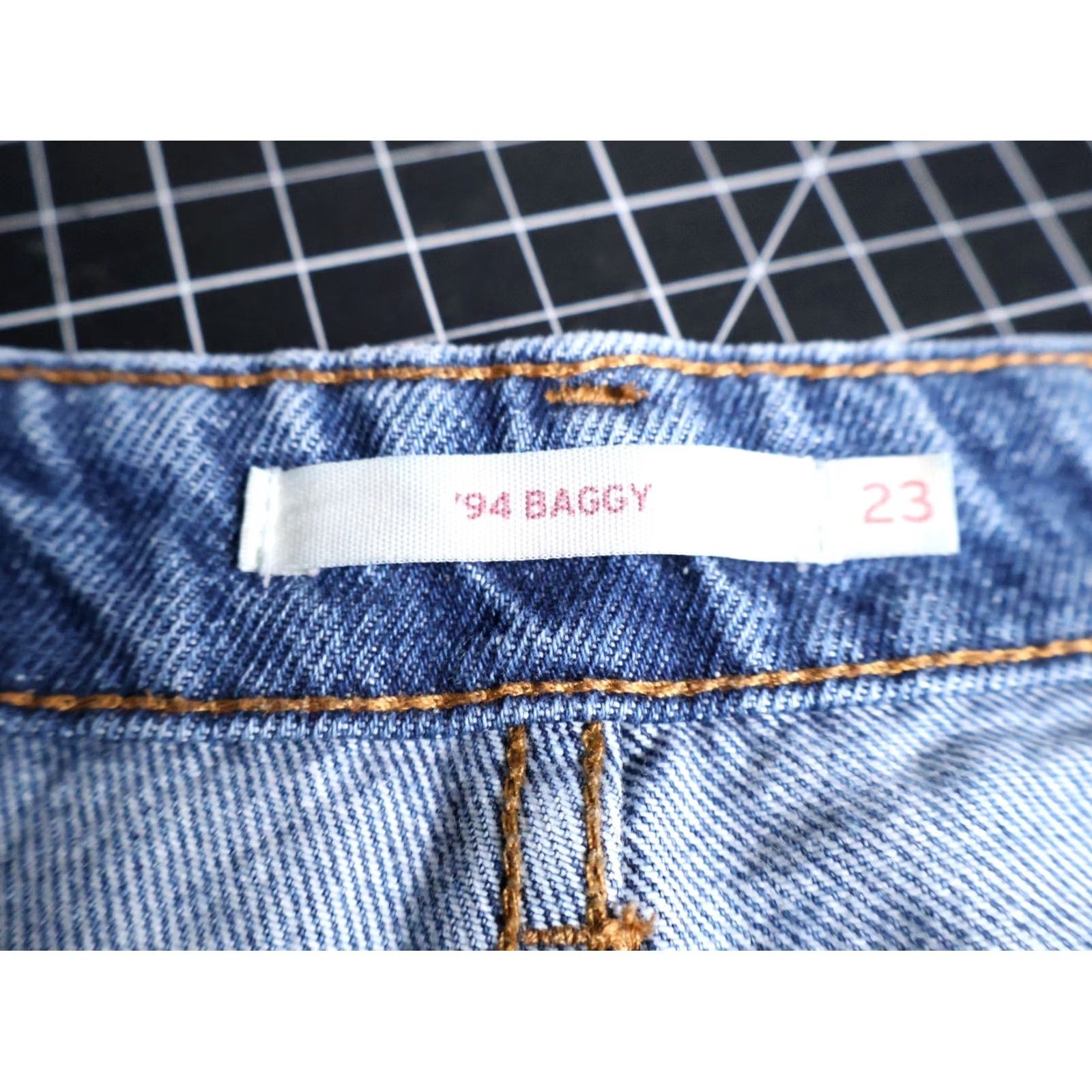Levi's Levi's '94 Baggy Fit Cargo Jeans Women's 23 Blue Loose Fit Grunge 90s Hipster Retro (27 x 31) Mens Womens Size 40" / US 18 - 3 Thumbnail