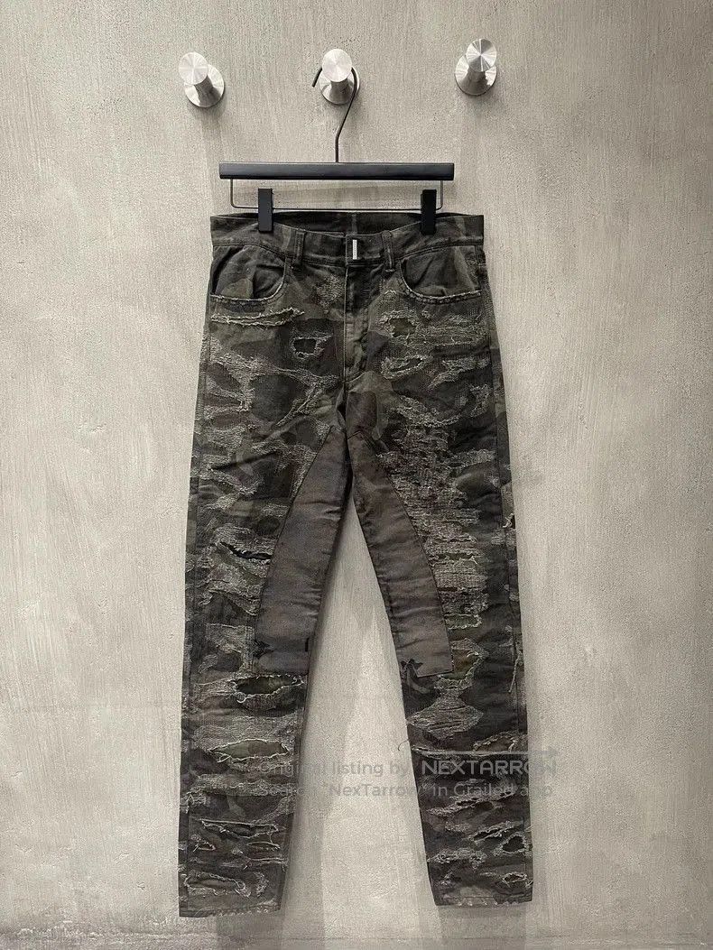 Givenchy Givenchy Camo Boro jeans . Size US 31 - 1 Thumbnail