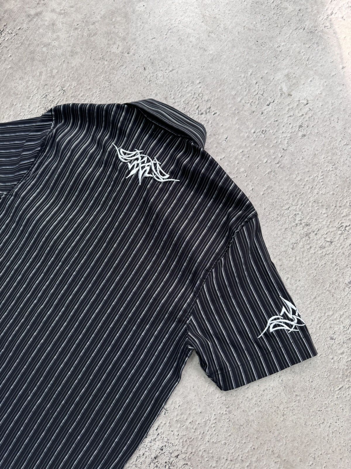 Designer × Diesel Vintage DIESEL TRIBAL T-SHIRT button up japanese HYPE Size US M / EU 48-50 / 2 - 9 Thumbnail
