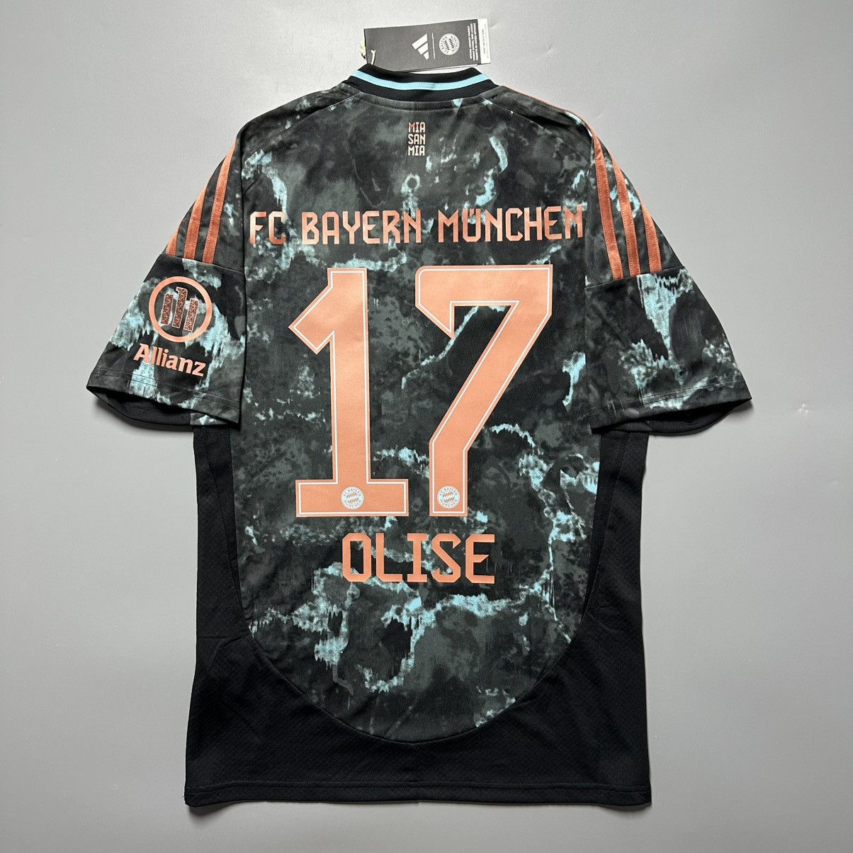 Vintage BAYERN ADIDAS 2024/2025 FOOTBALL AWAY JERSEY #17 OLISE Size US S / EU 44-46 / 1 - 1 Thumbnail