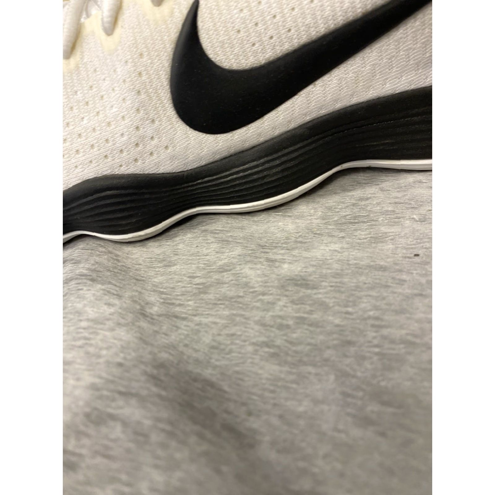 Nike VINTAGE Nike Hyperdunk 2017 Sneaker Mens Adult White 13 14 White/Black 897808-100 Nike Hyperdunk 2017 Size US 13 / EU 46 - 4 Thumbnail