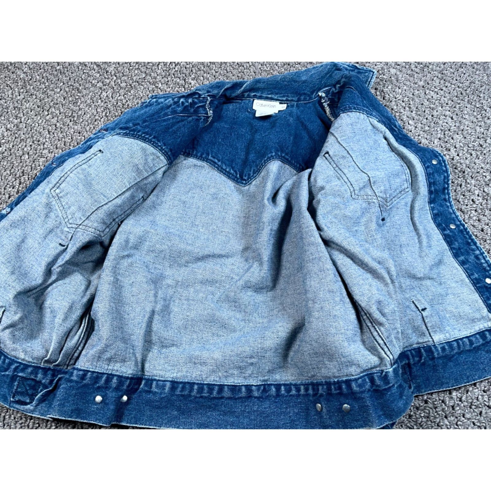 Calvin Klein VINTAGE Calvin Klein Floral Tapestry Jean Jacket Women Small Blue Denim USA Tag Size 28" / US 6 / IT 42 - 4 Thumbnail