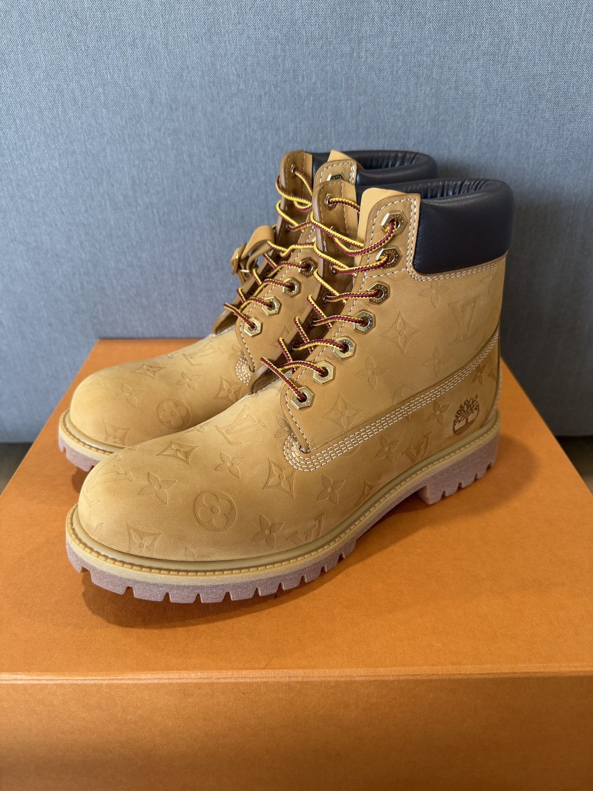 Louis Vuitton LOUIS VUITTON TIMBERLAND 6’ BOOT WHEAT Size US 8.5 / EU 41-42 - 2 Thumbnail