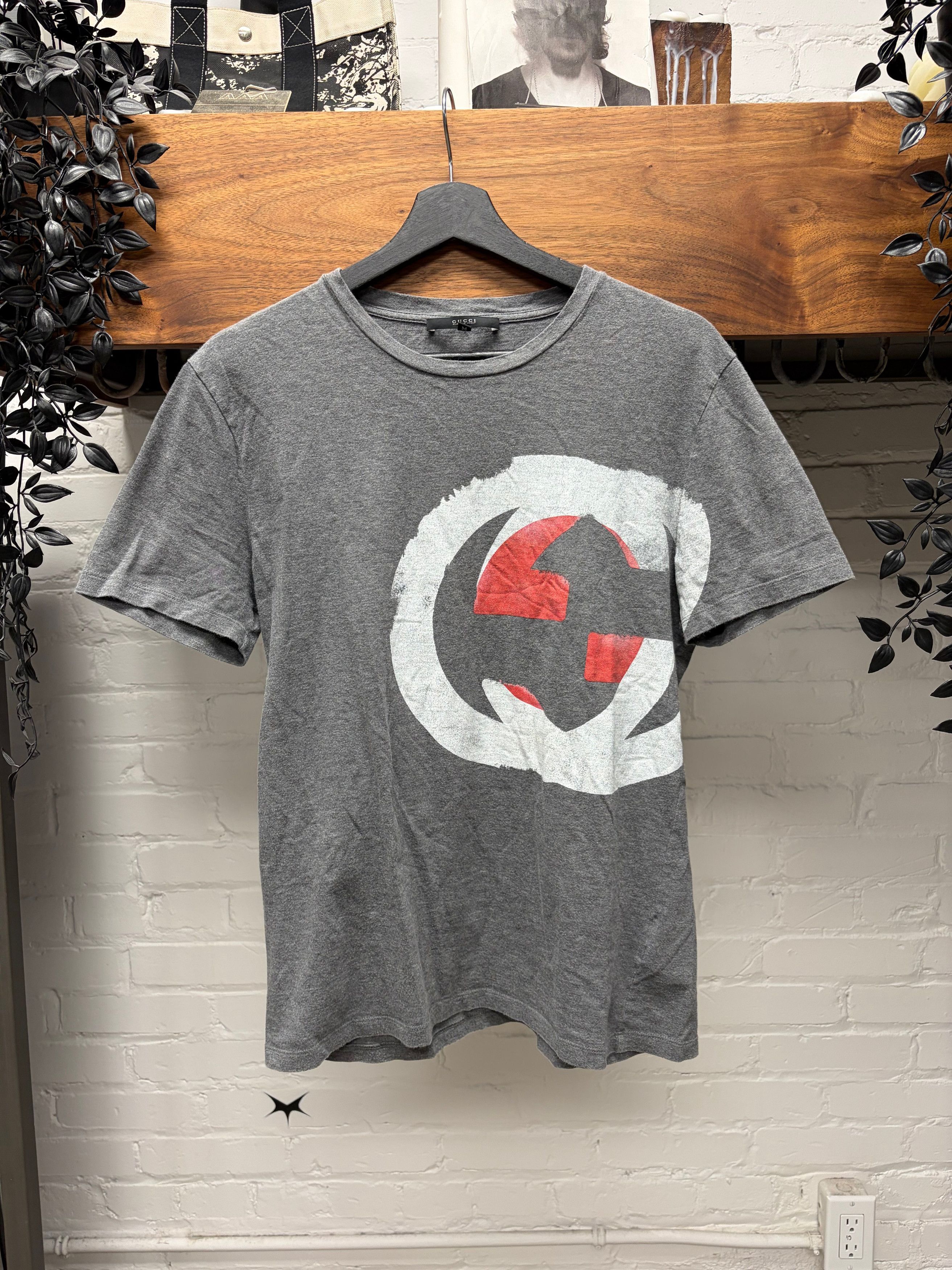 Gucci Gucci GG Interlock Logo Grey Graphic T-Shirt Size US M / EU 48-50 / 2 - 1 Thumbnail