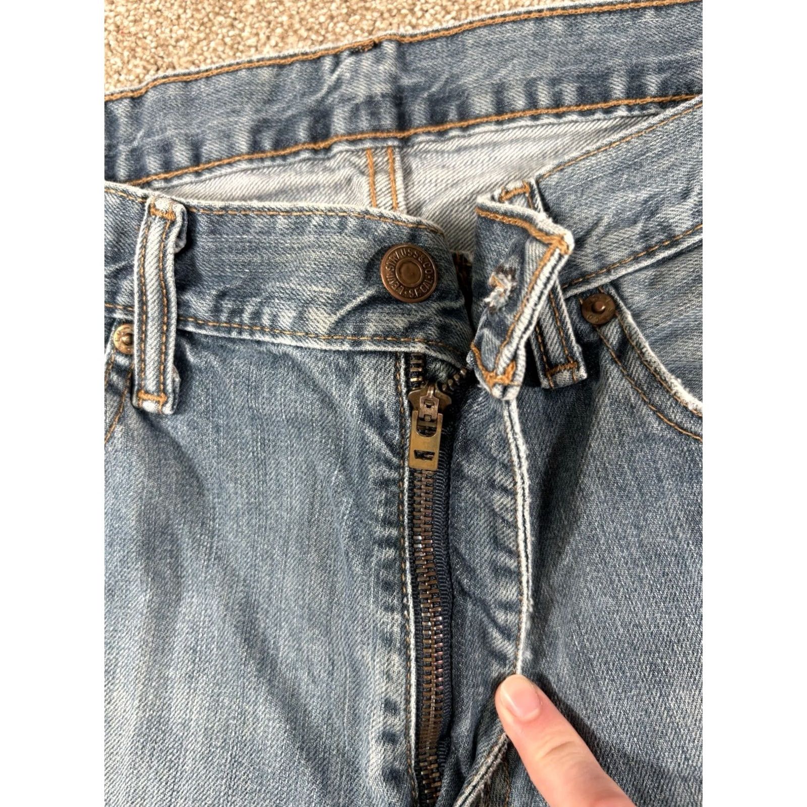 Levi's Levi's 559 Jeans Mens 33x30 Blue Straight Leg Relaxed Fit Medium Wash Distressed Size US 33 - 6 Thumbnail