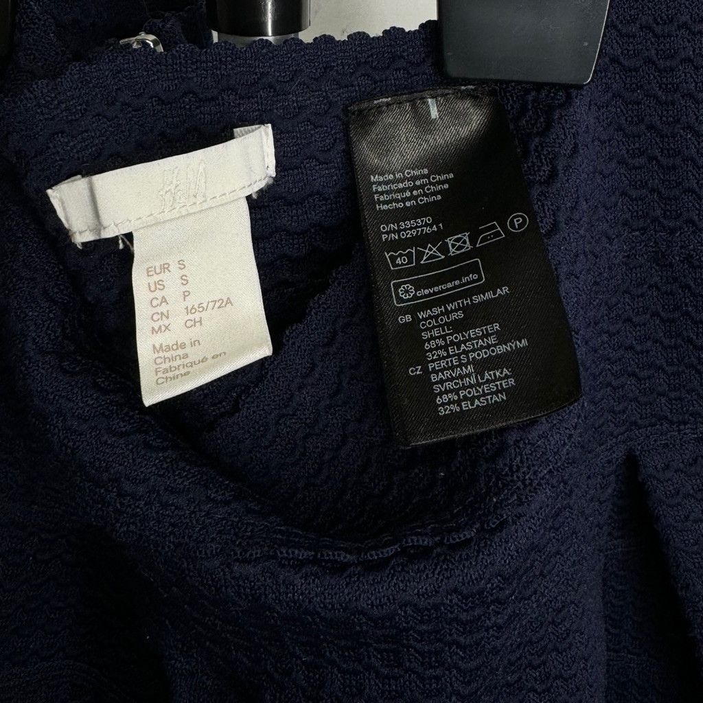 H&M H&M Women's Skirt, Size S, Navy Size 27" / US 4 / IT 40 - 5 Thumbnail