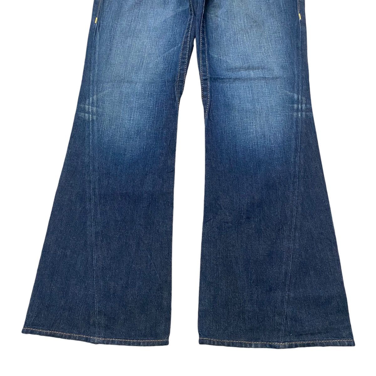 True Religion Vintage True Religion Denim Flare Jeans Leather Flap Size US 31 - 6 Thumbnail
